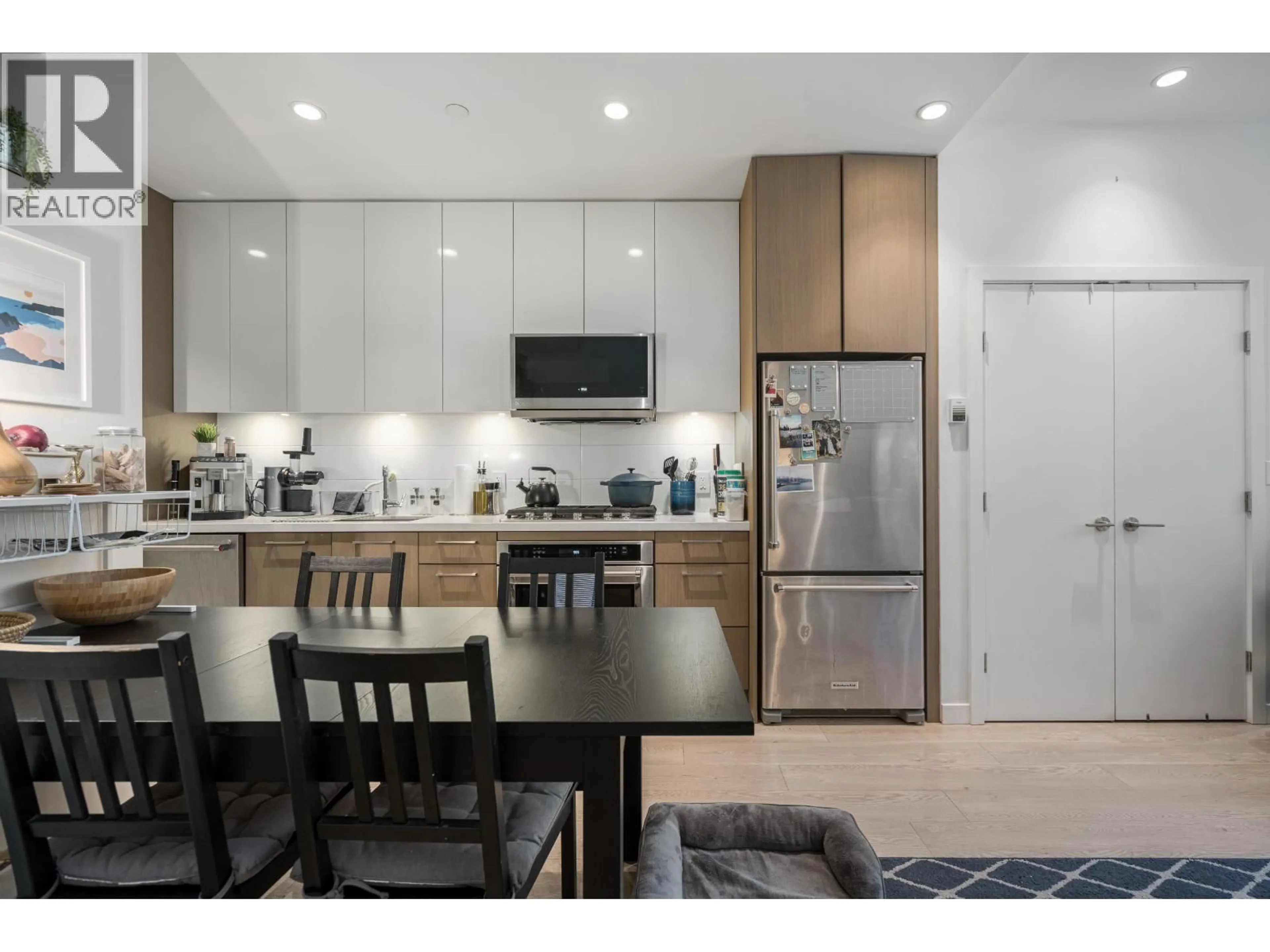 Open concept kitchen, unknown for 109 - 417 GREAT NORTHERN WAY, Vancouver British Columbia V5T0G7