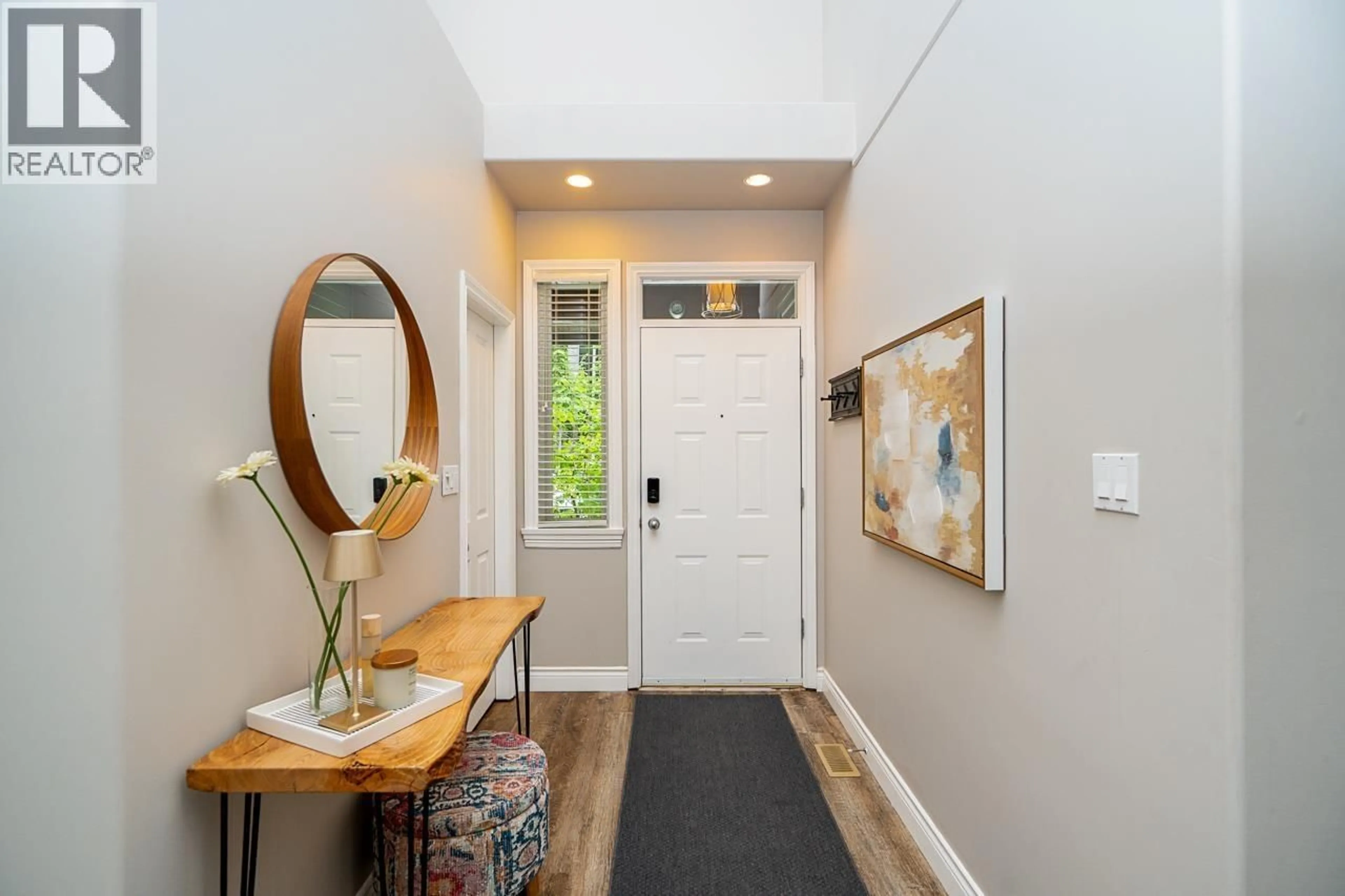 Indoor entryway for 25 - 1705 PARKWAY BOULEVARD, Coquitlam British Columbia V3E3T3