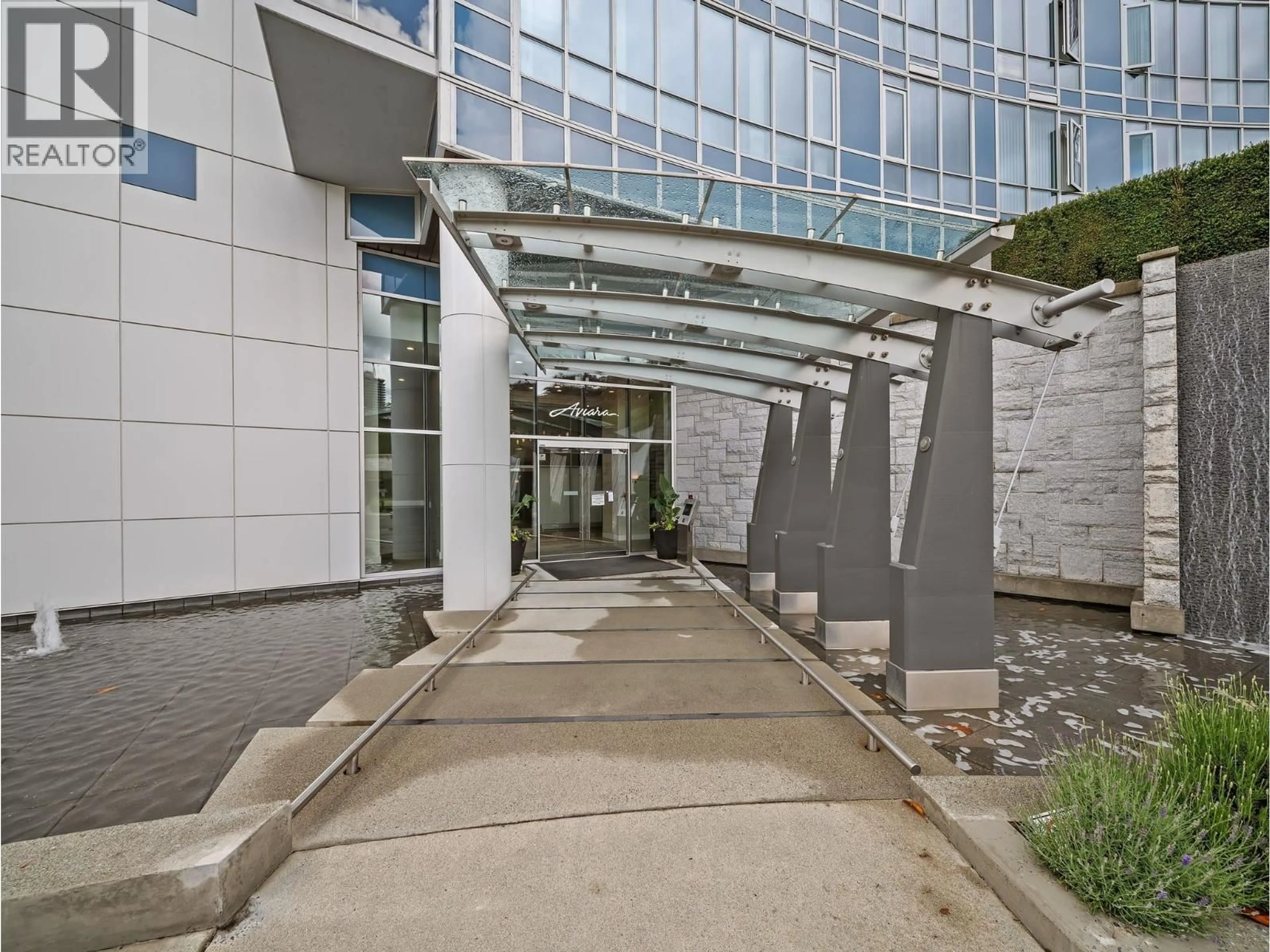 Indoor foyer for 2805 - 4189 HALIFAX STREET, Burnaby British Columbia V5C0H9