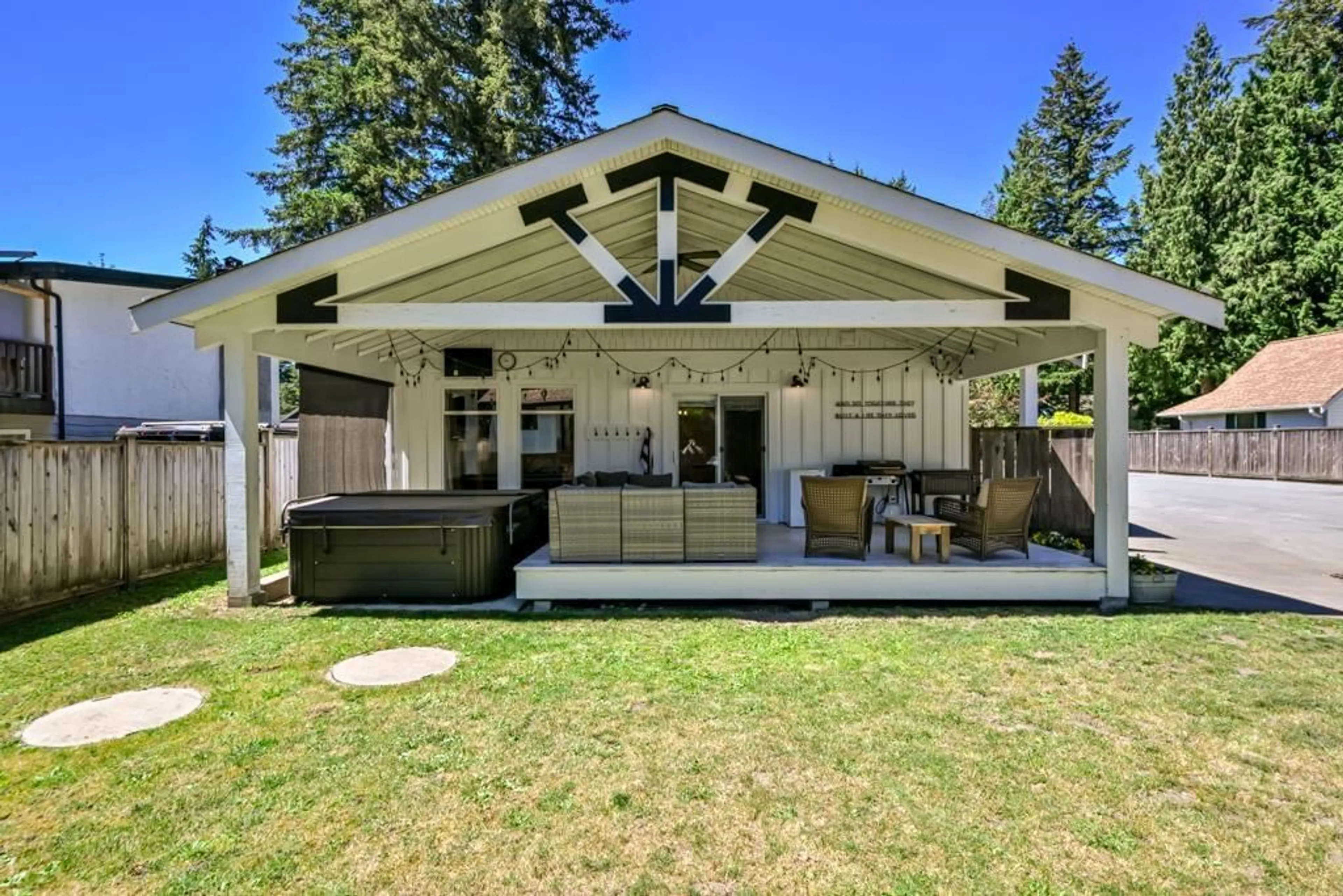 Home with vinyl exterior material, unknown for 3900 202ND STREET, Langley British Columbia V3A1S1