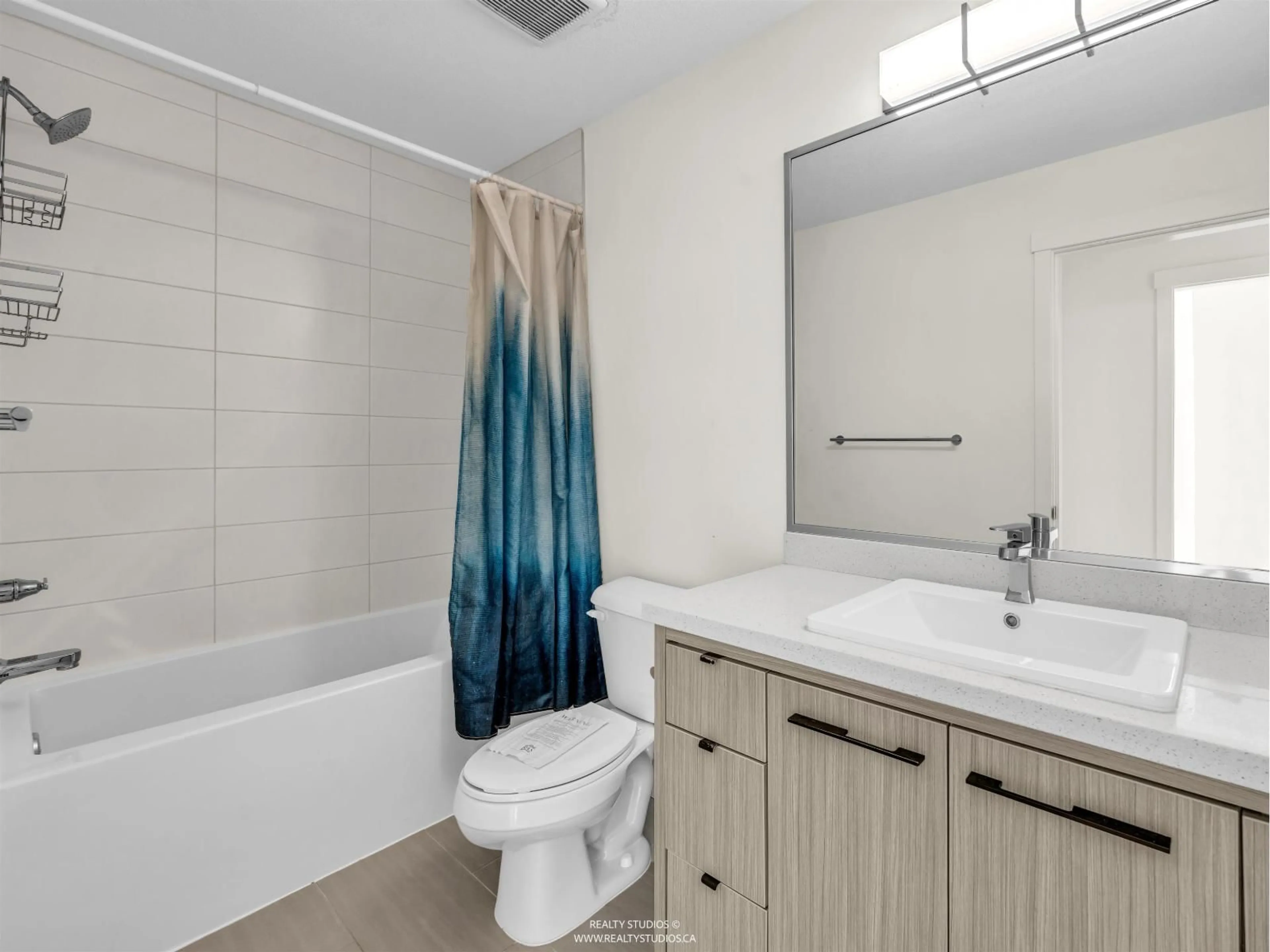 Standard bathroom, unknown for 13 - 14057 60A AVENUE, Surrey British Columbia V3X0J2