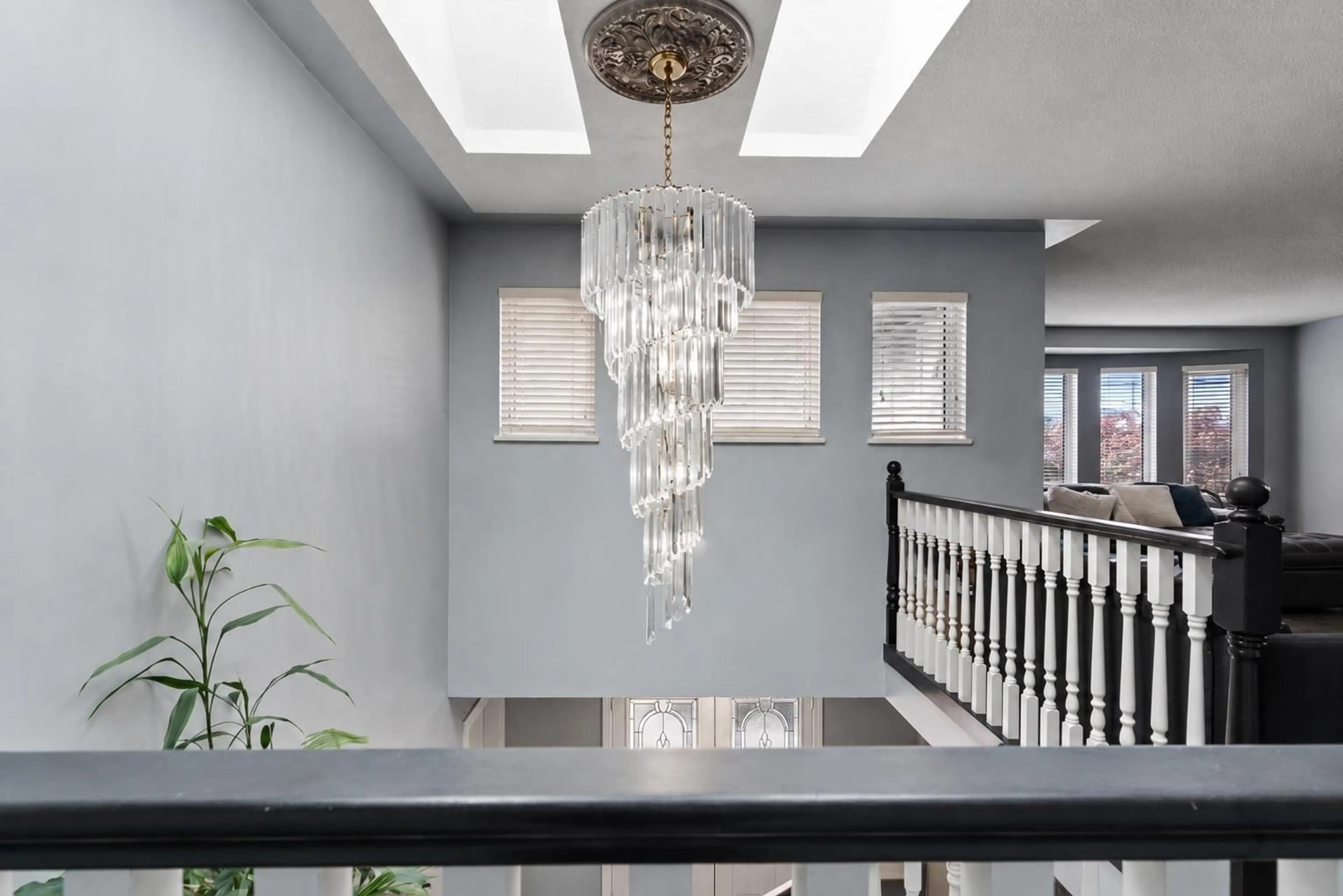 Indoor foyer for 34762 2ND AVENUE, Abbotsford British Columbia V2S8C2