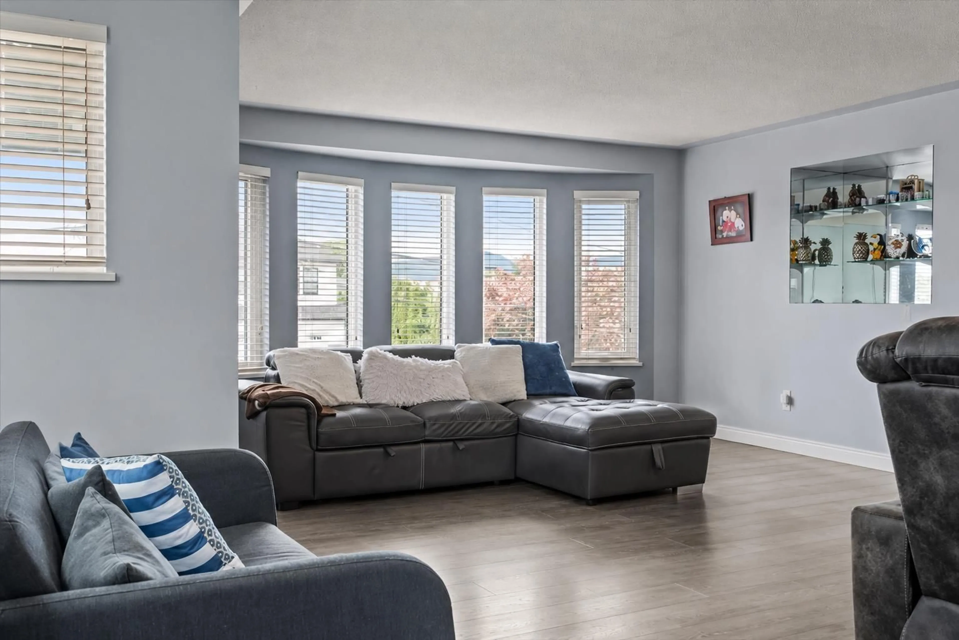Living room with furniture, unknown for 34762 2ND AVENUE, Abbotsford British Columbia V2S8C2