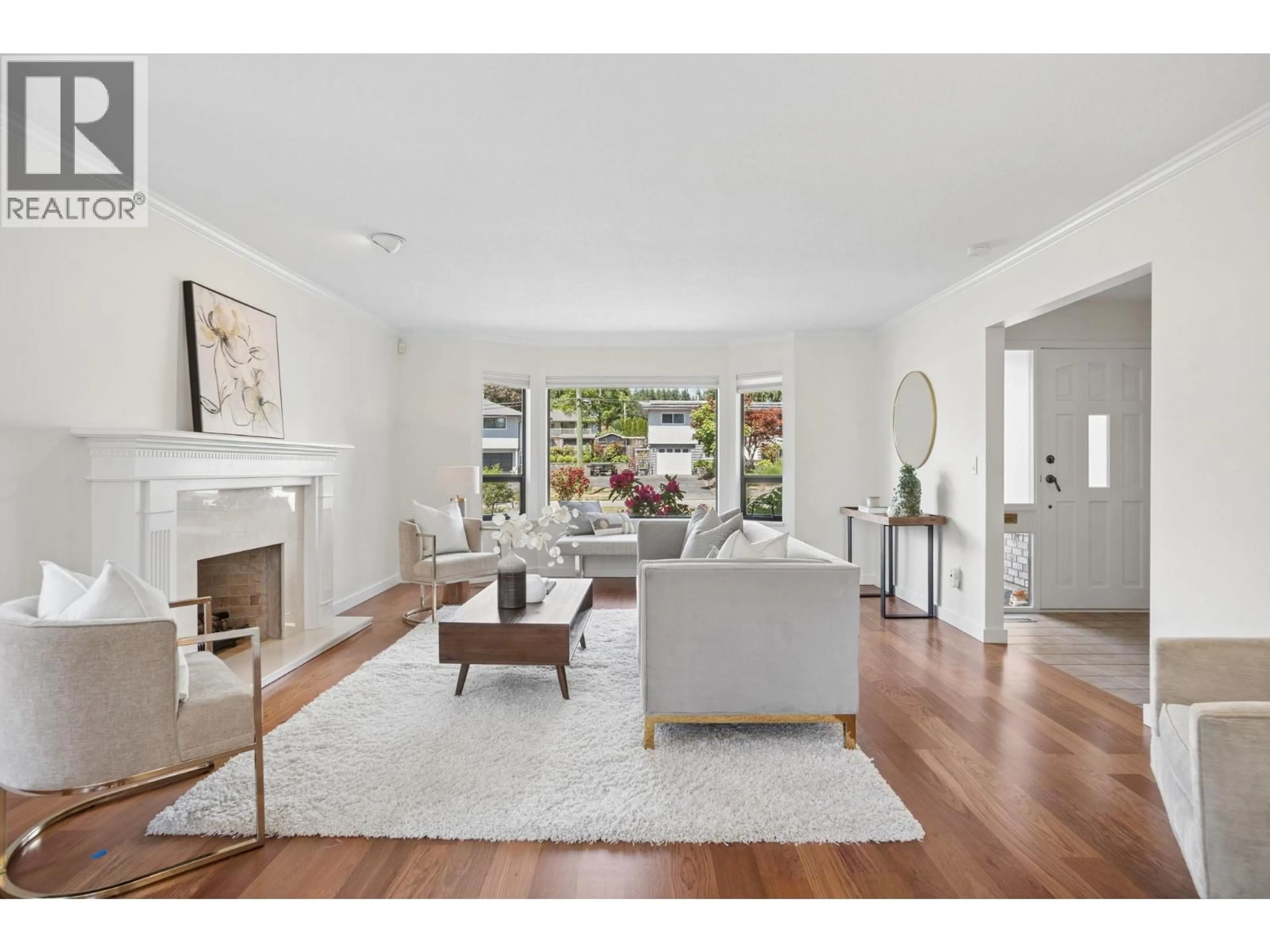 Living room with furniture, unknown for 2446 TOLMIE AVENUE, Coquitlam British Columbia V3K3E7