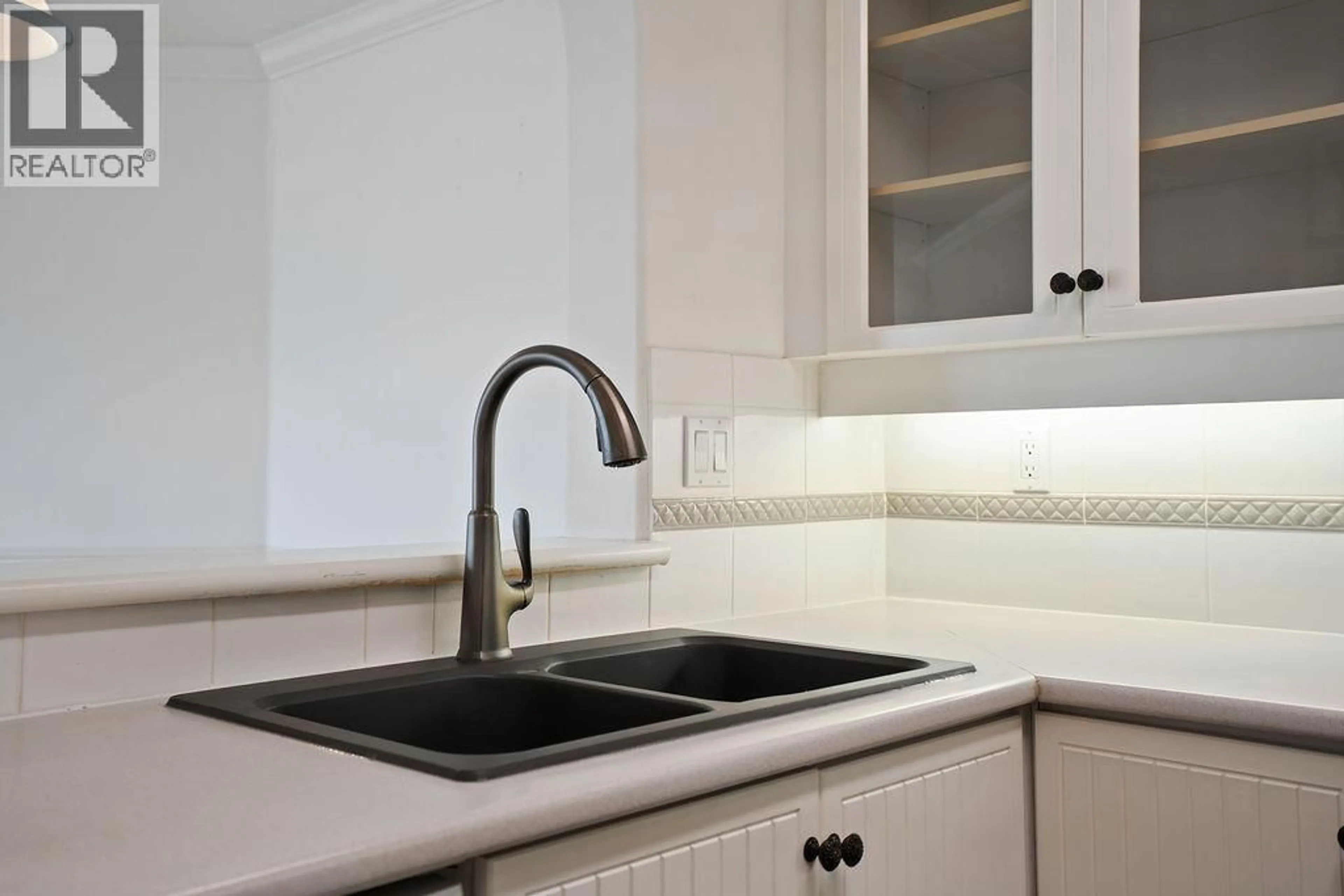 Standard kitchen, ceramic/tile floor for 326 - 12633 NO. 2 ROAD, Richmond British Columbia V7E6N5
