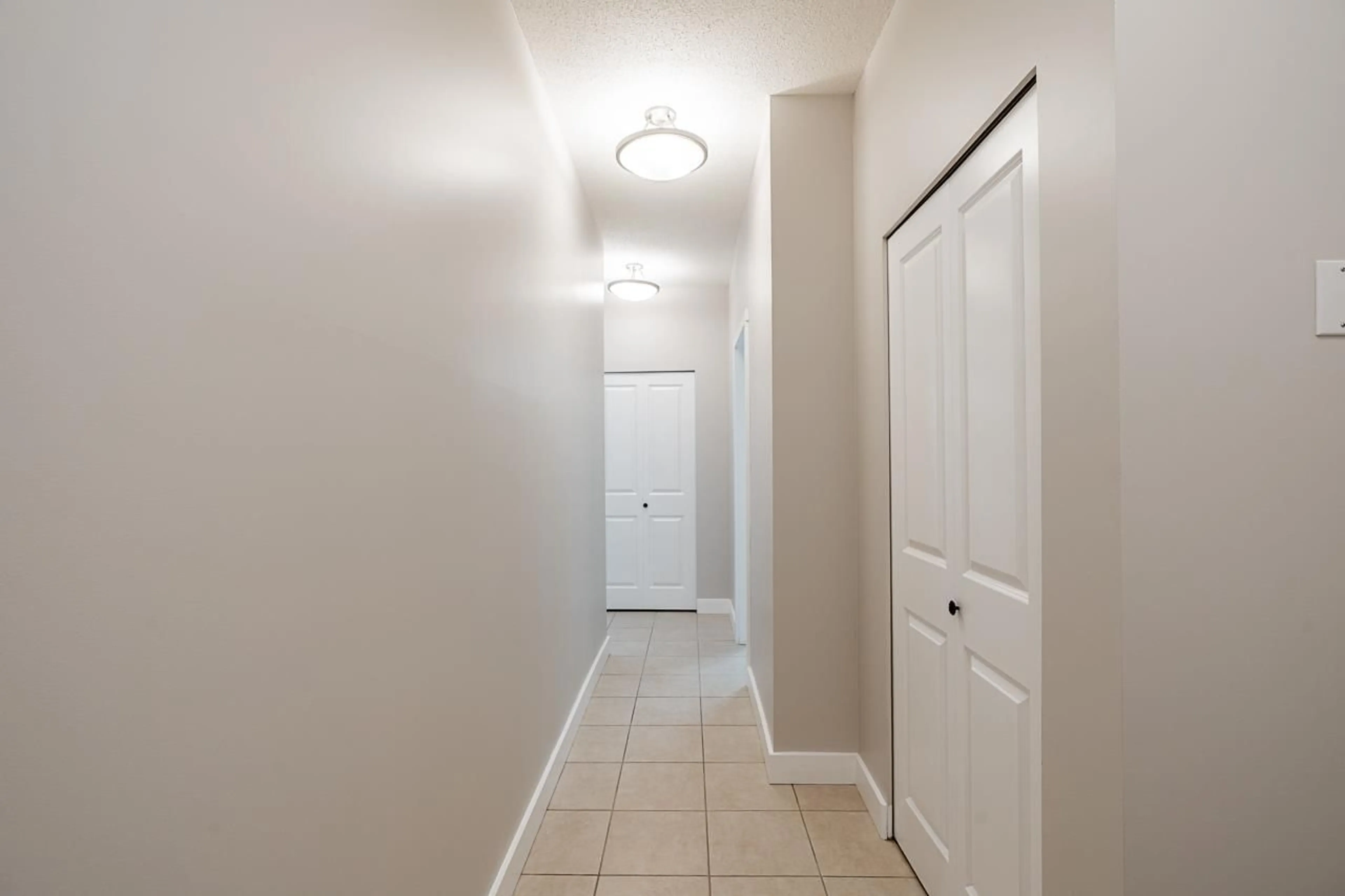 Indoor entryway for 106 - 15265 17A AVENUE, Surrey British Columbia V4A1V4