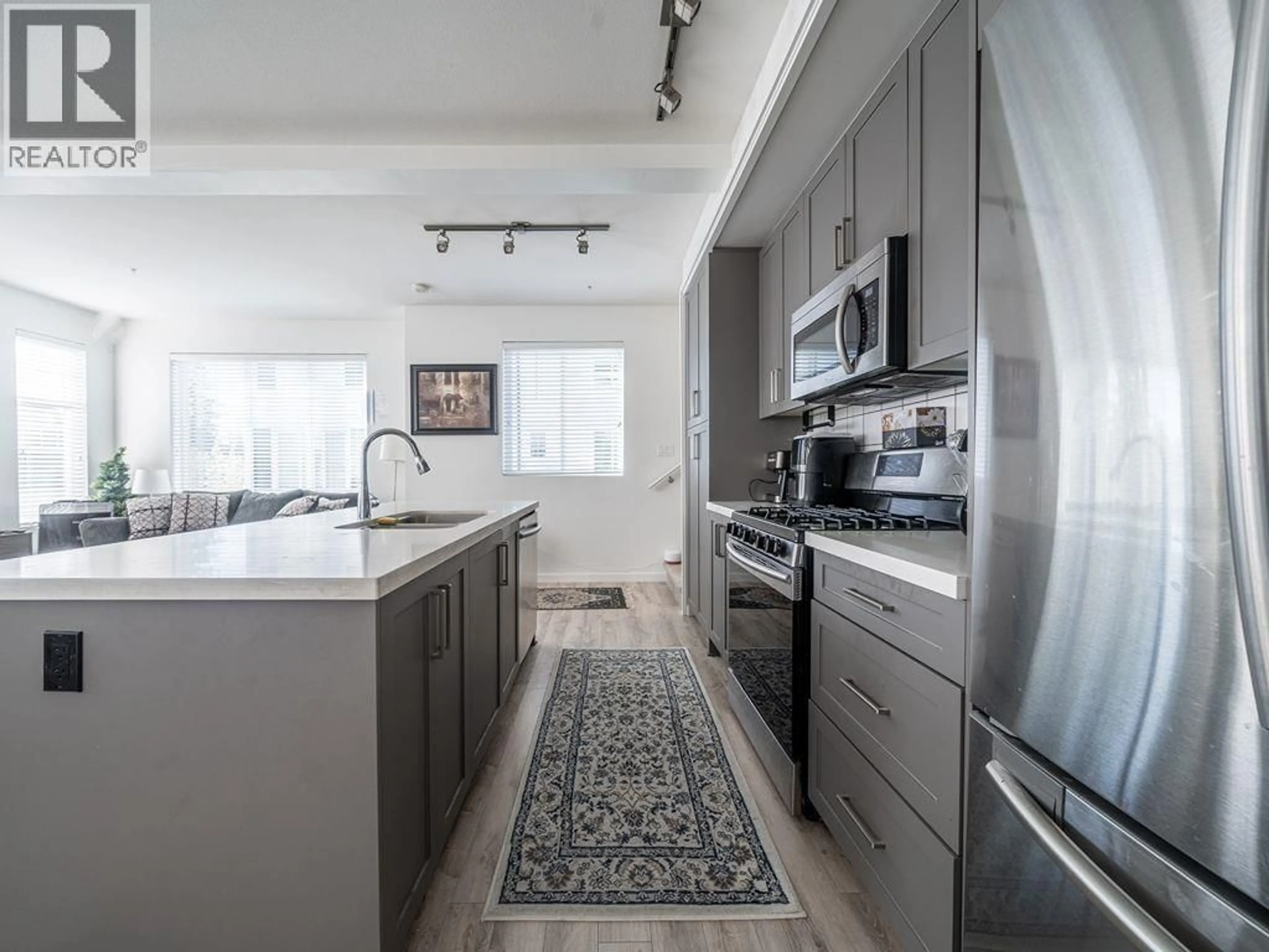 Contemporary kitchen, ceramic/tile floor for 37 - 11272 240 STREET, Maple Ridge British Columbia V2W0J8