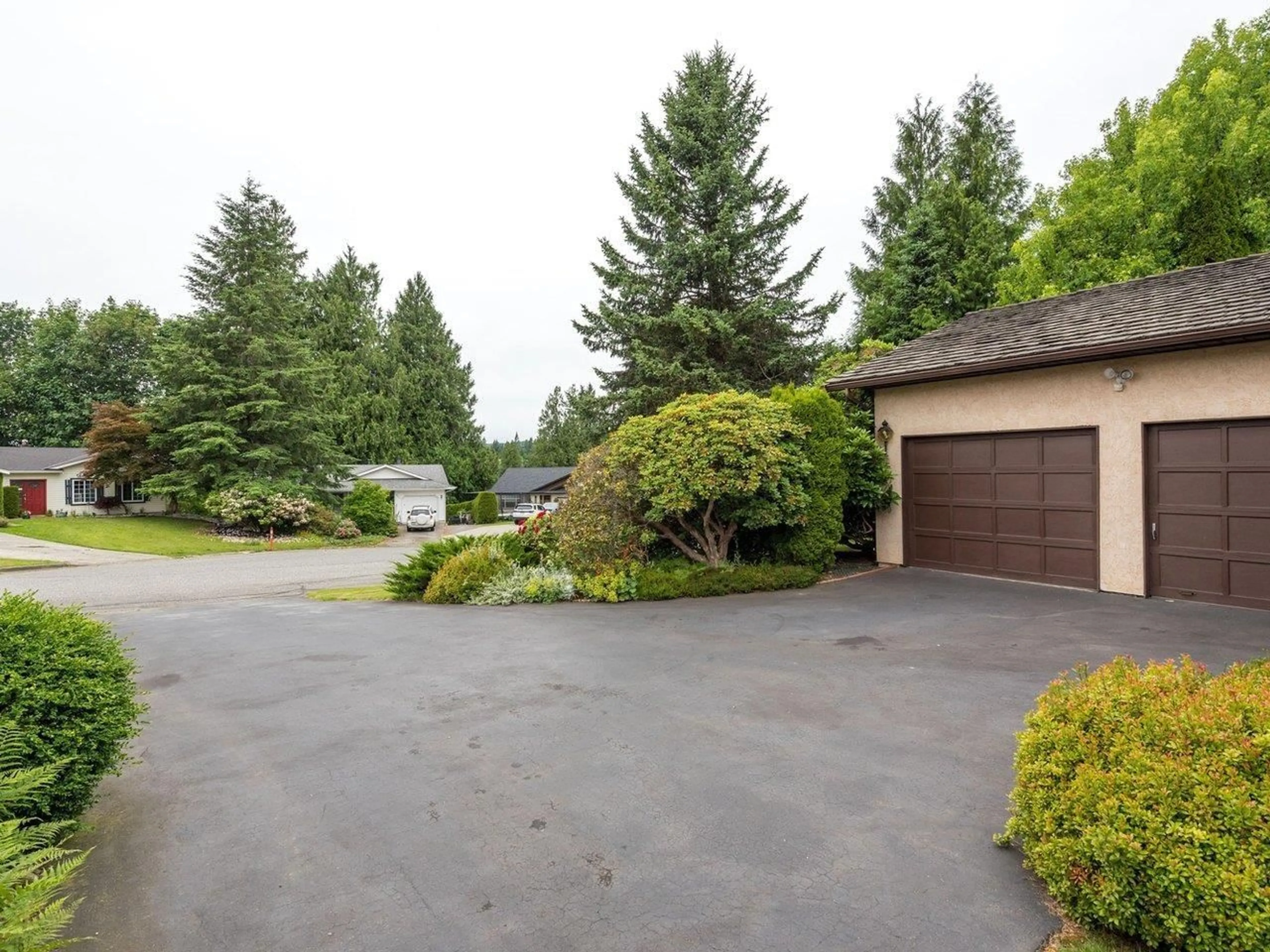 Indoor garage for 8064 IVY COURT, Mission British Columbia V2V5Z1