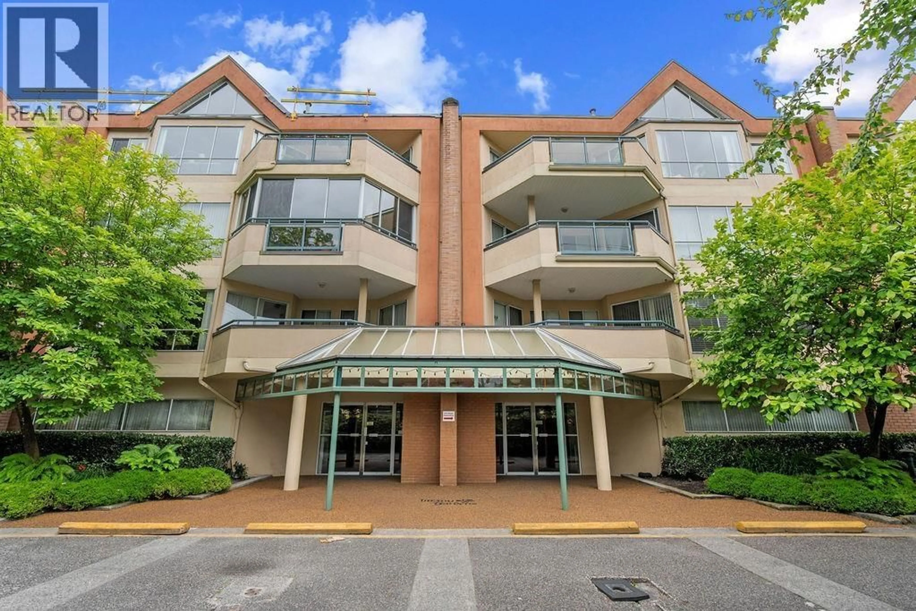 Indoor foyer for 258 - 8600 LANSDOWNE ROAD, Richmond British Columbia V6X3L6