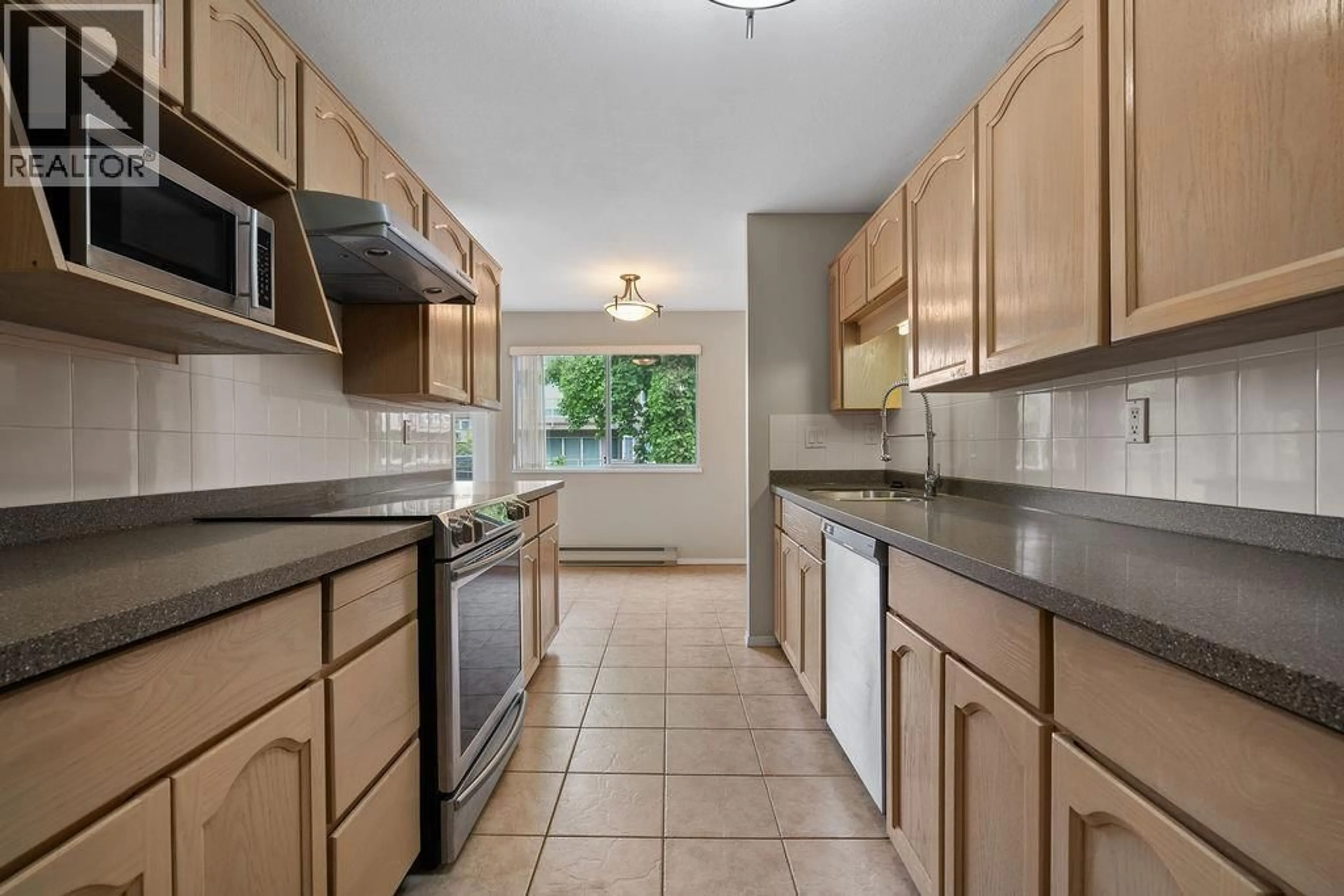 Standard kitchen, ceramic/tile floor for 258 - 8600 LANSDOWNE ROAD, Richmond British Columbia V6X3L6