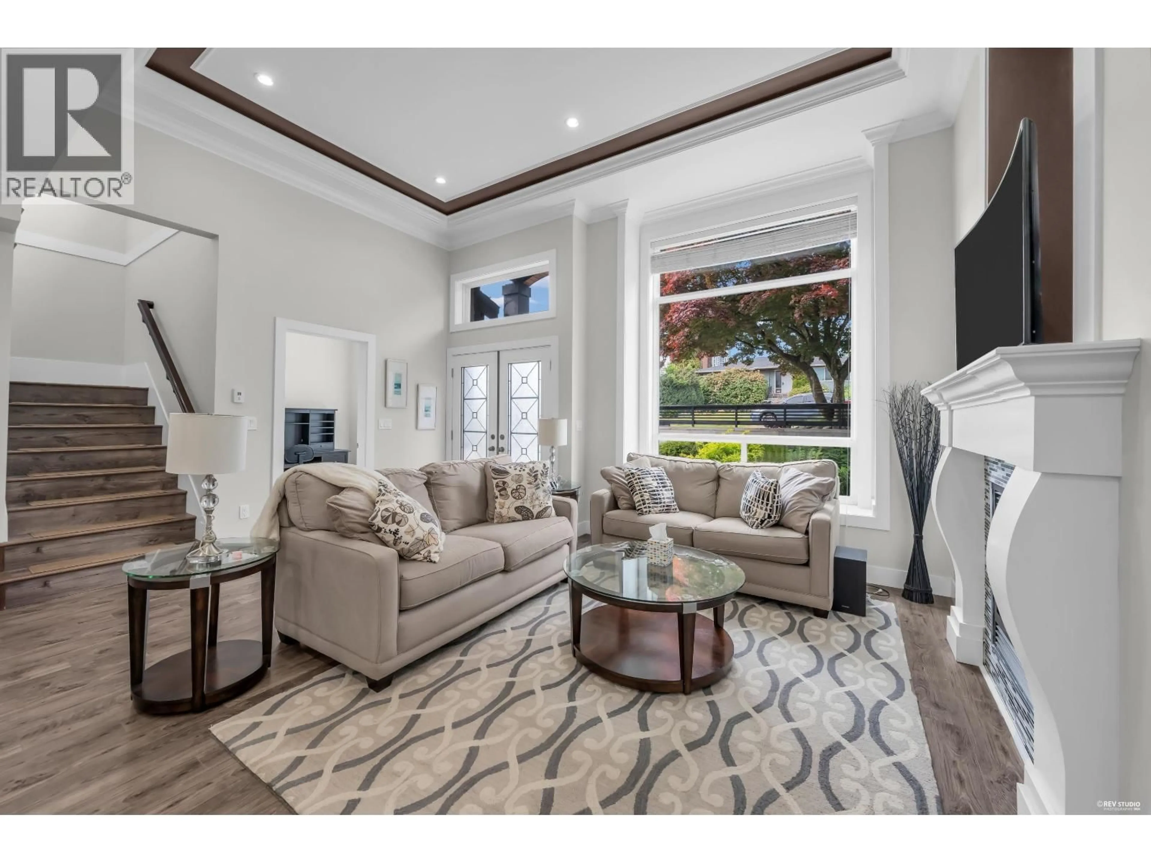 Living room with furniture, unknown for 4324 GRETA STREET, Burnaby British Columbia V5J1N8