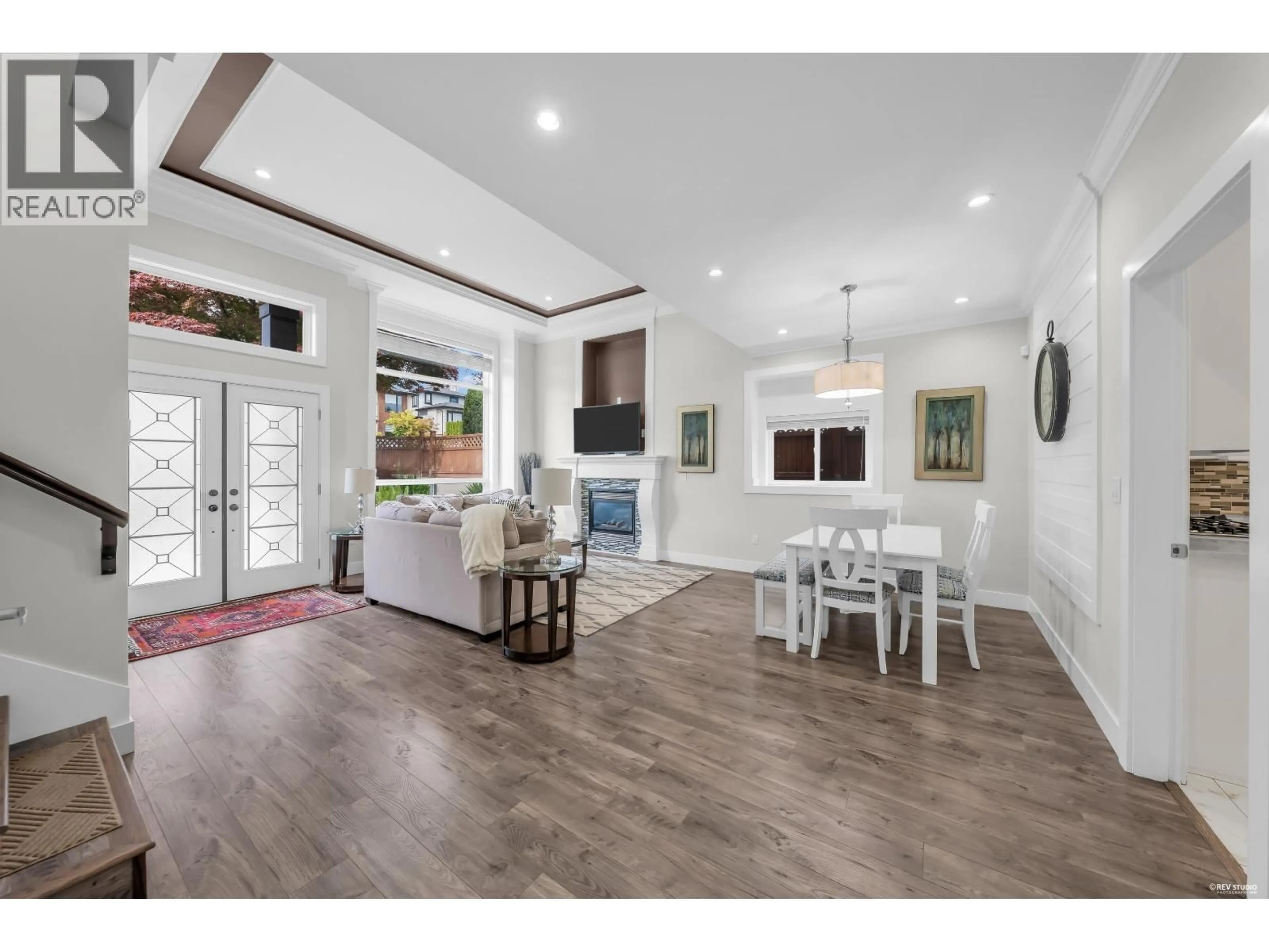 Indoor entryway for 4324 GRETA STREET, Burnaby British Columbia V5J1N8