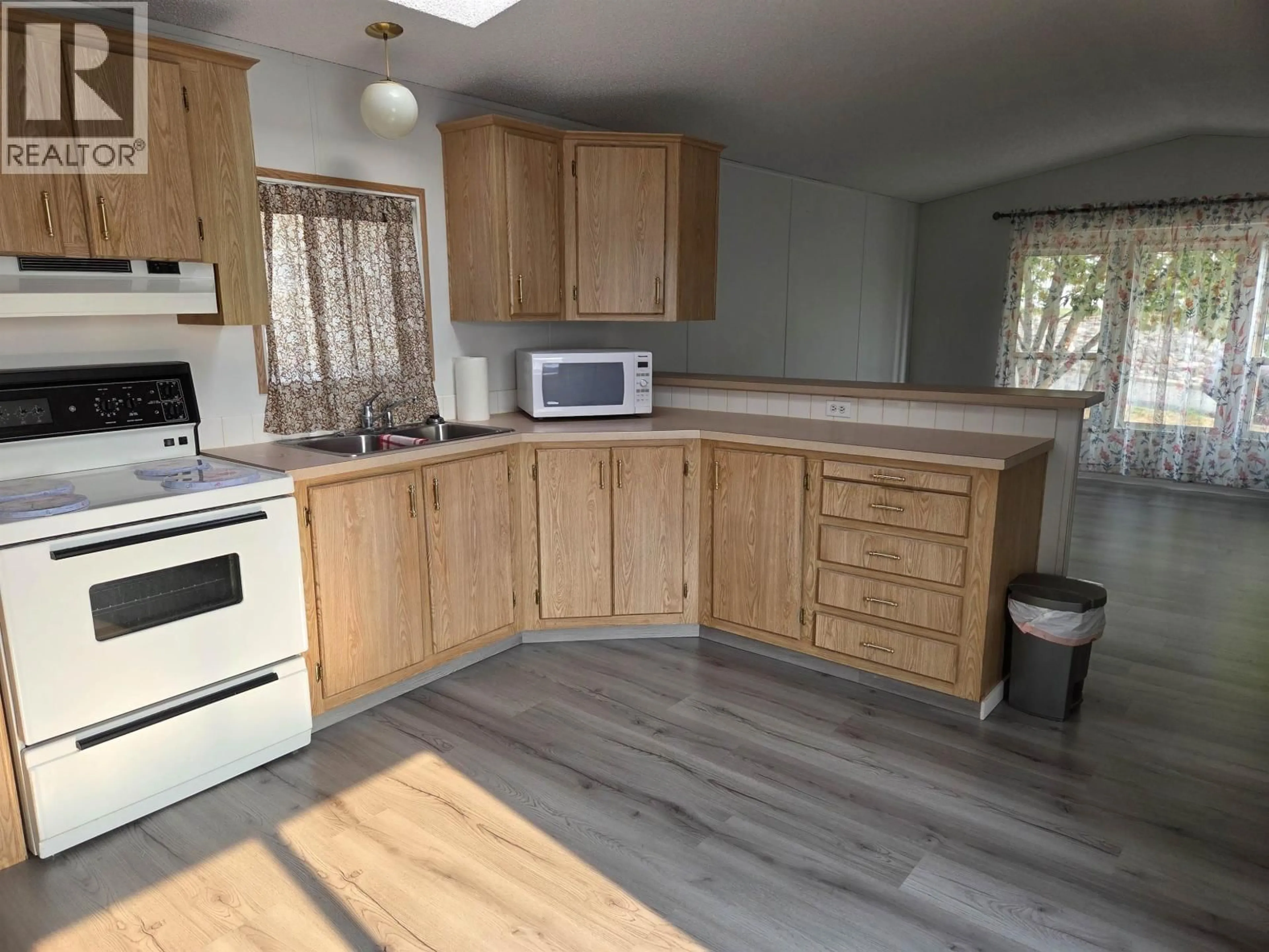 Standard kitchen, unknown for 92 - 770 11TH AVENUE, Williams Lake British Columbia V2G2M4