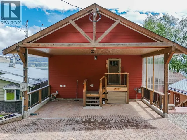 1872 CRYSTAL STREET, Quesnel 2