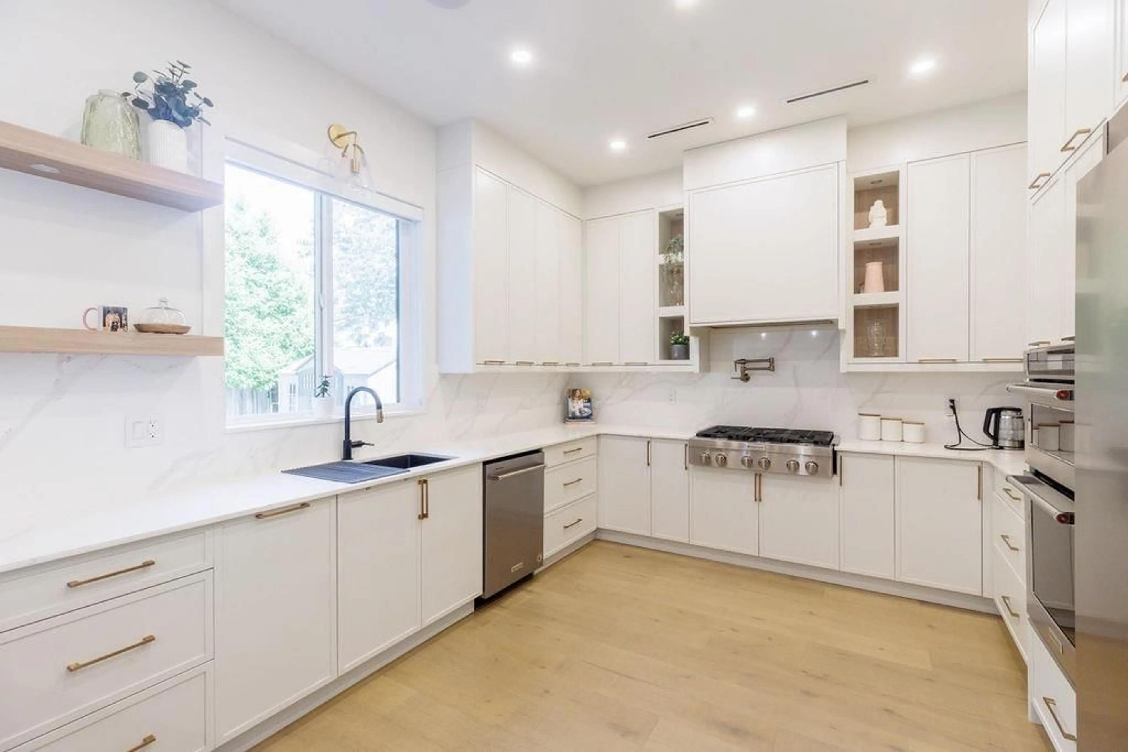 Contemporary kitchen, ceramic/tile floor for 7002 BREWSTER DRIVE WEST, Delta British Columbia V4E1V1