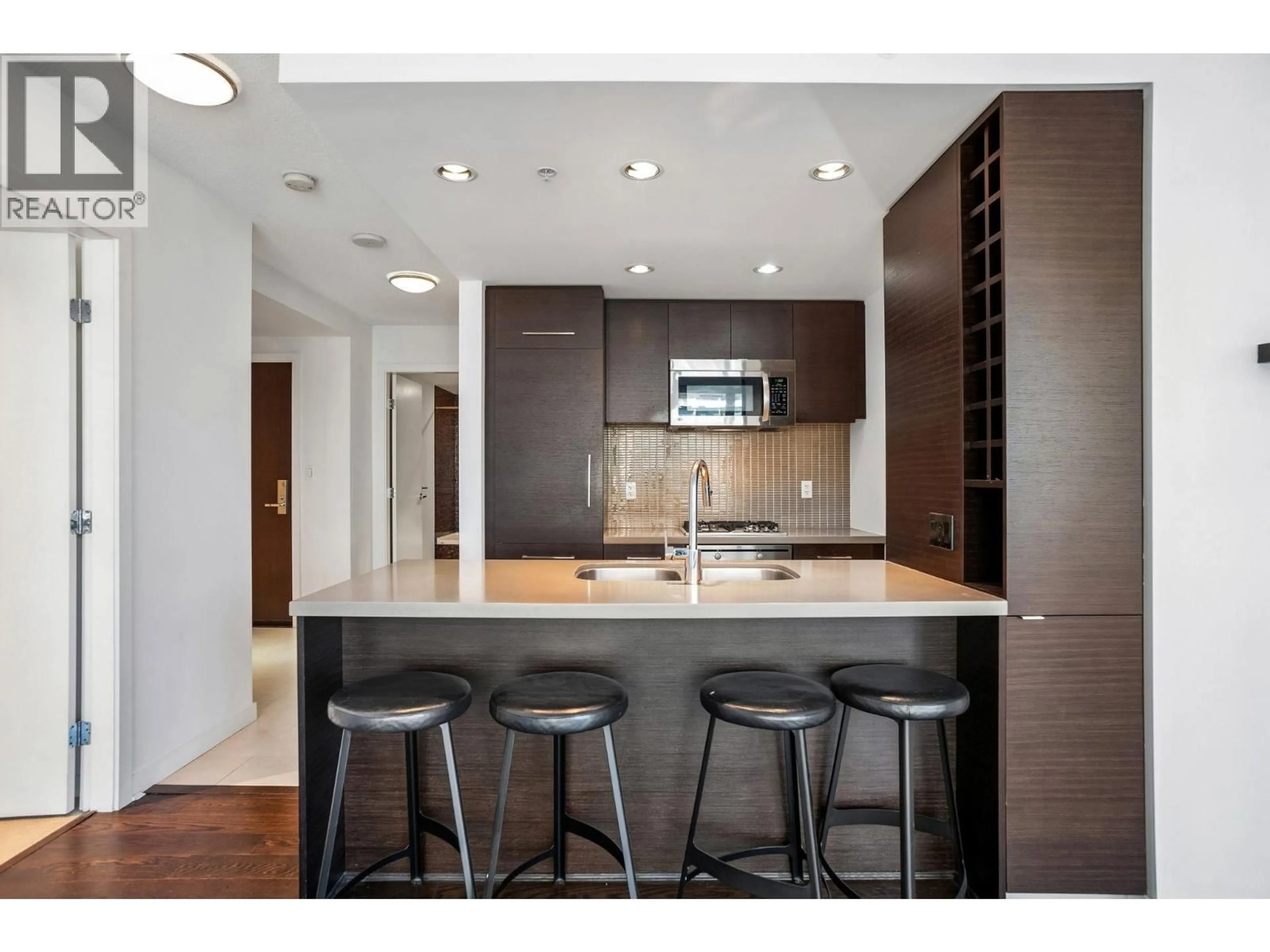 Open concept kitchen, unknown for 610 - 833 HOMER STREET, Vancouver British Columbia V6B0H4