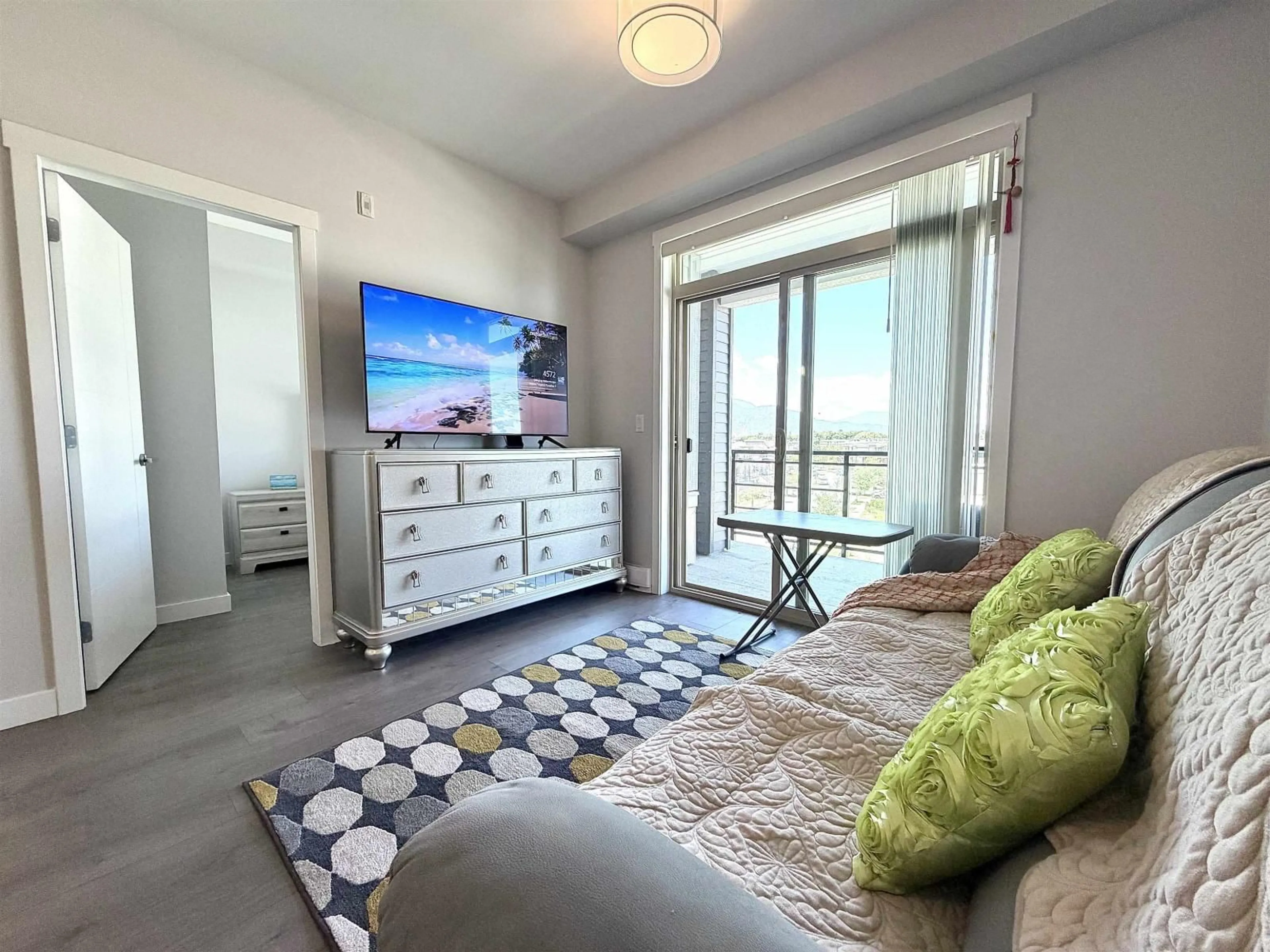 A pic of a room for 403 - 45562 AIRPORT ROAD, Chilliwack British Columbia V2P0J8
