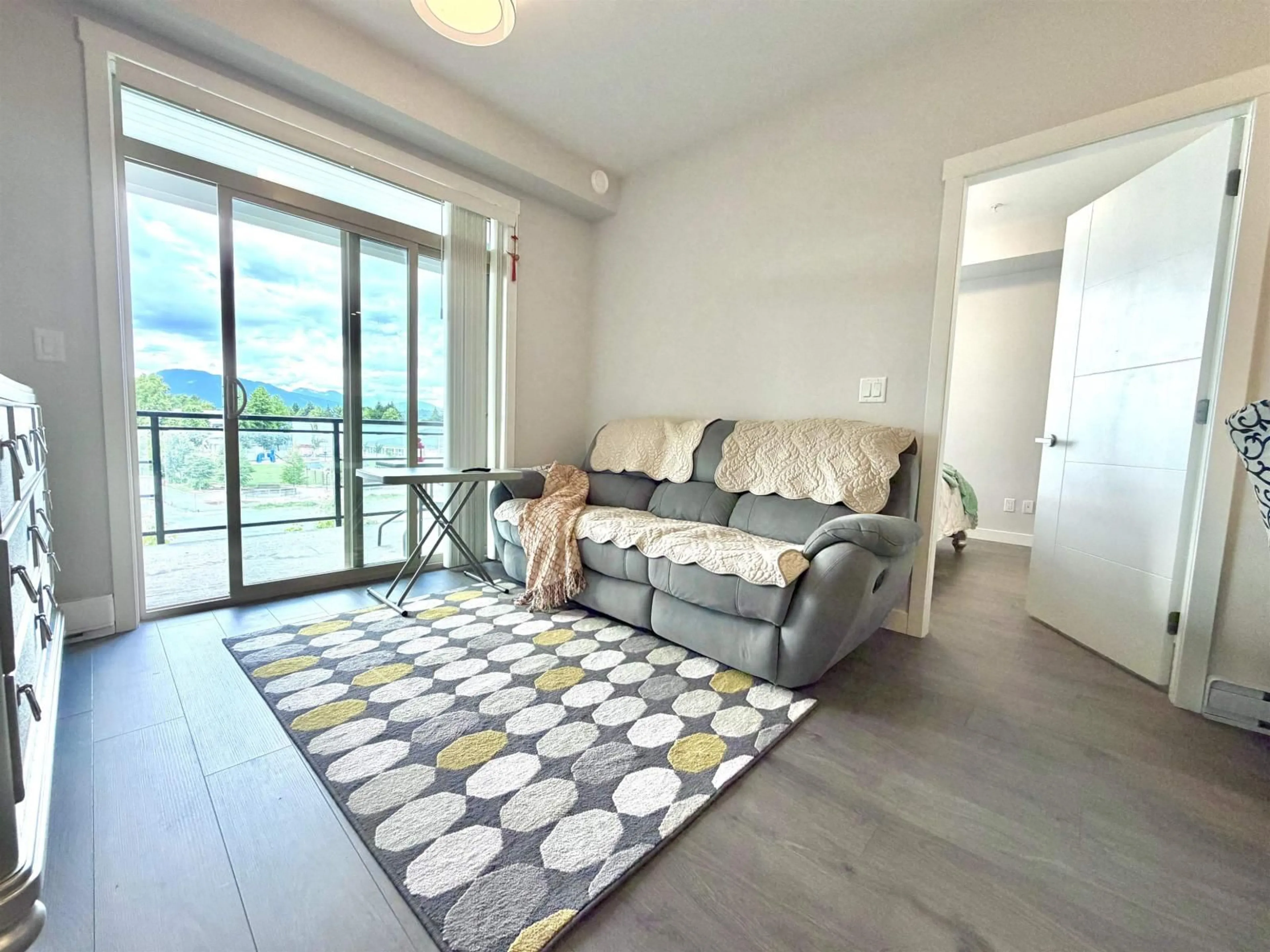 Living room with furniture, unknown for 403 - 45562 AIRPORT ROAD, Chilliwack British Columbia V2P0J8