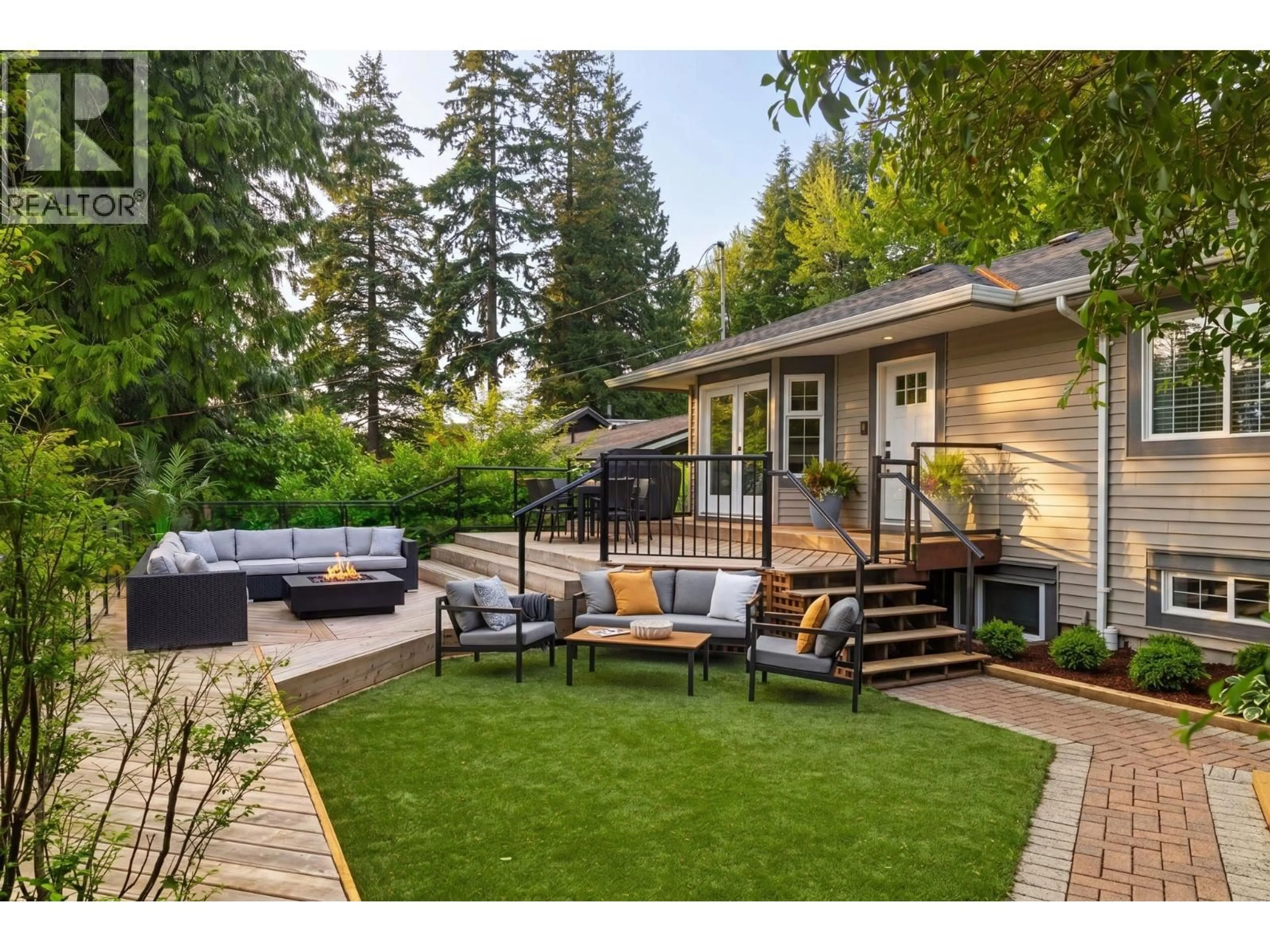 Patio, unknown for 1850 WESTOVER ROAD, North Vancouver British Columbia V7J1X8