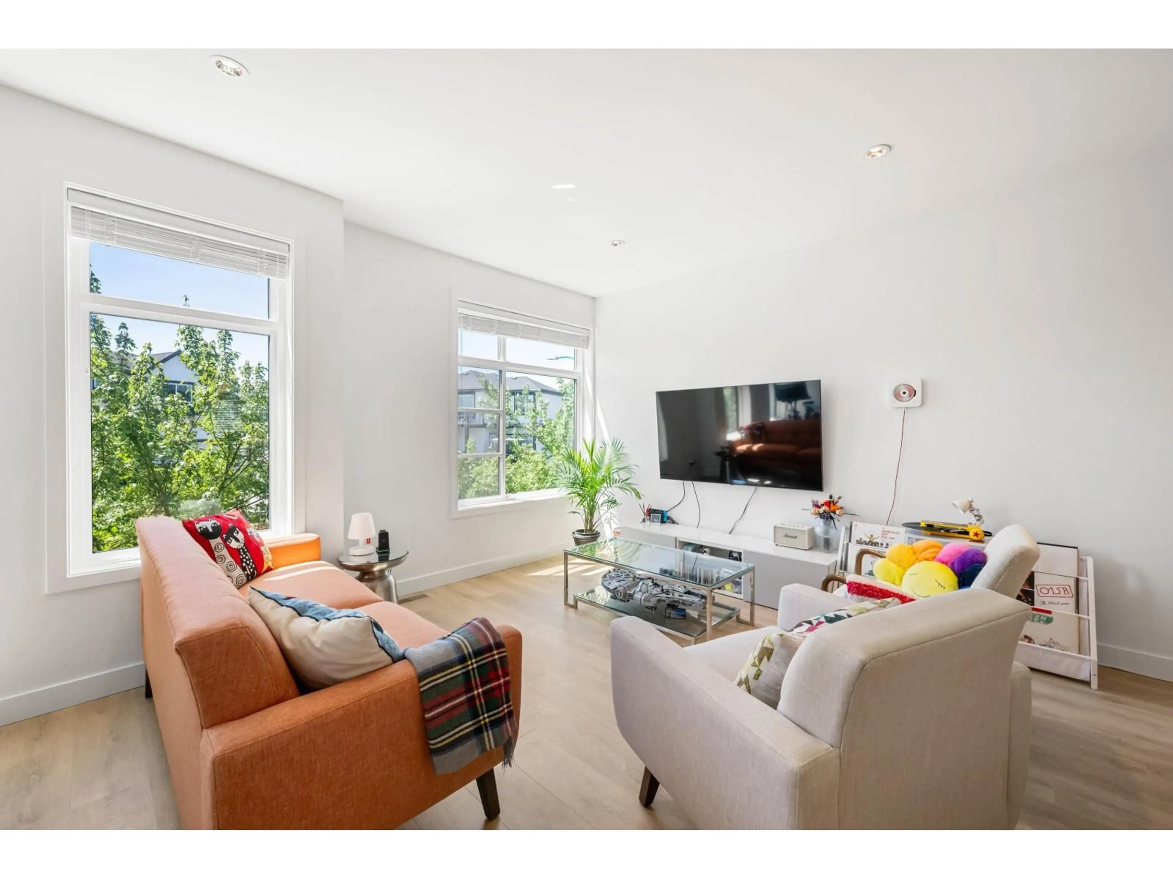 Living room with furniture, unknown for 6 - 7127 193A STREET, Surrey British Columbia V4N6V9