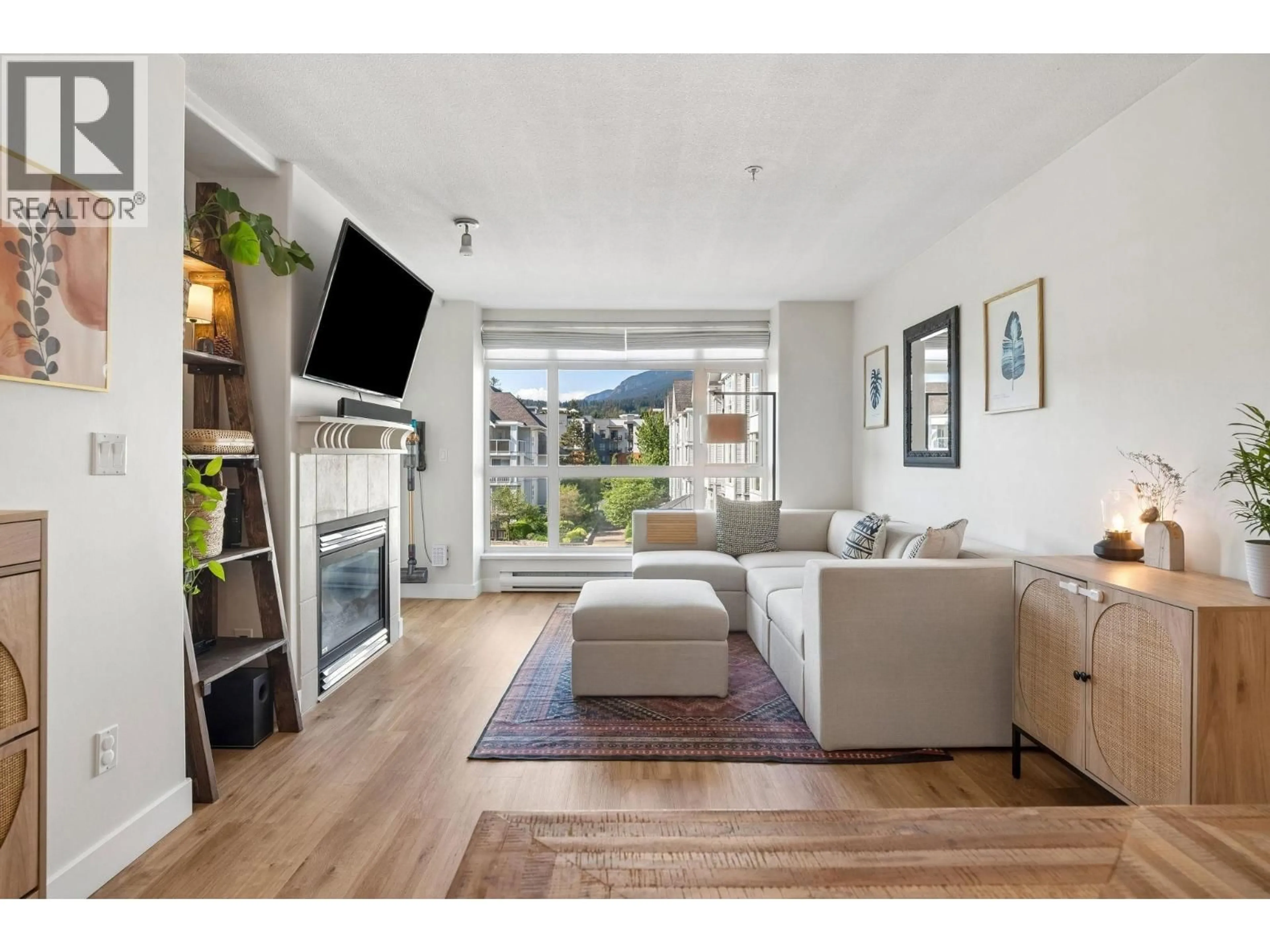 Living room with furniture, wood/laminate floor for 3122 ST JOHNS STREET, Port Moody British Columbia V3H5C8