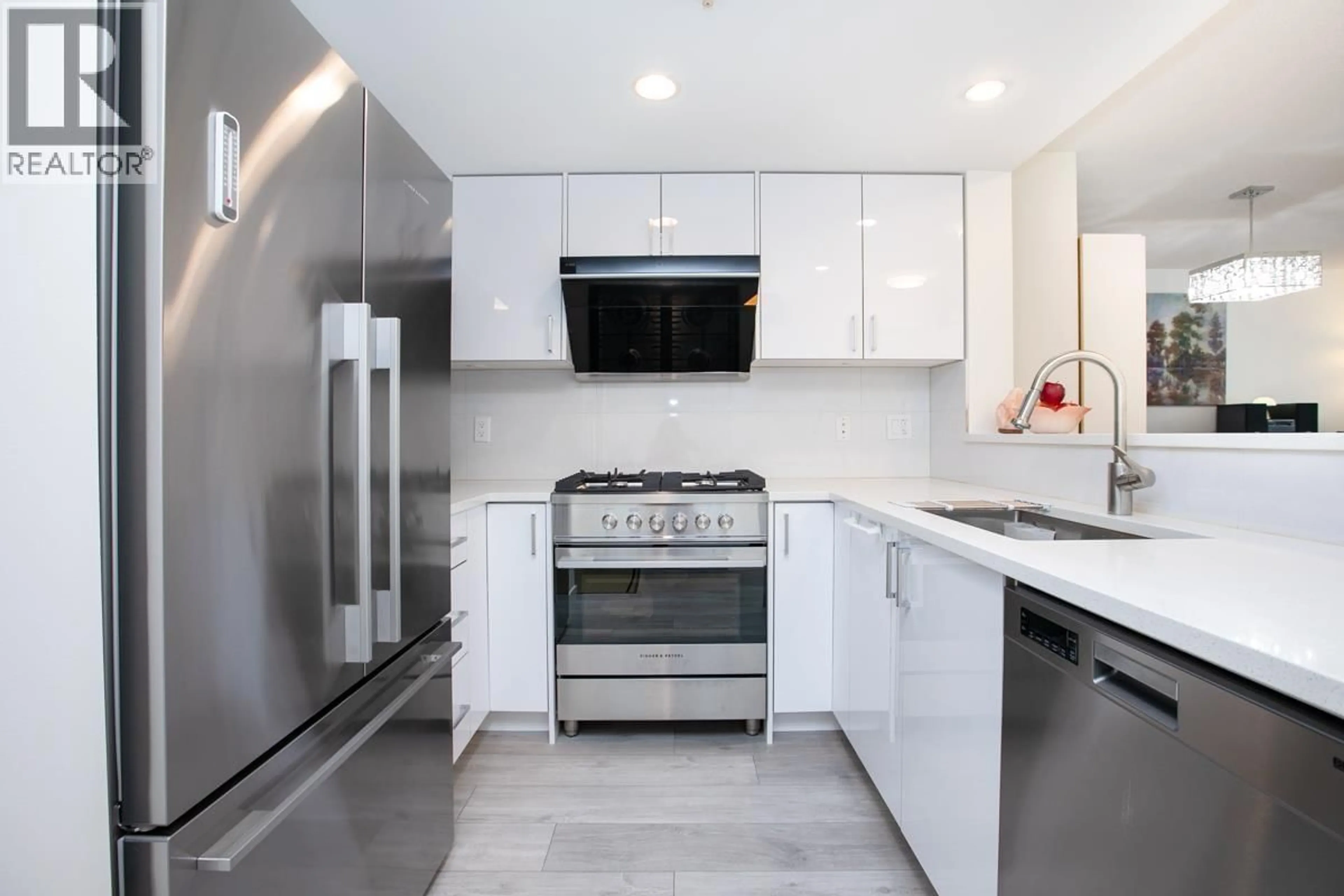 Contemporary kitchen, ceramic/tile floor for 404 - 8120 LANSDOWNE ROAD, Richmond British Columbia V6X0A1