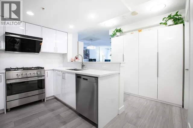 404 - 8120 LANSDOWNE ROAD, Richmond 5