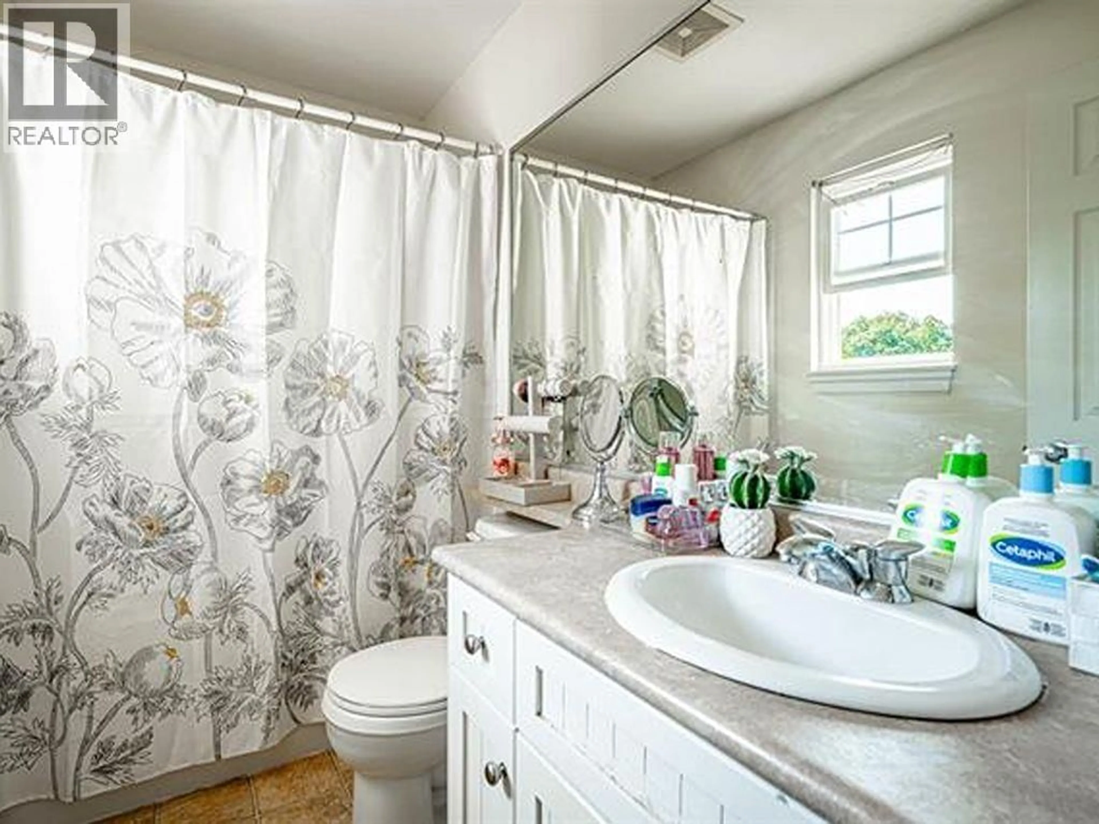 Standard bathroom, unknown for 24167 102B AVENUE, Maple Ridge British Columbia V2W2C5