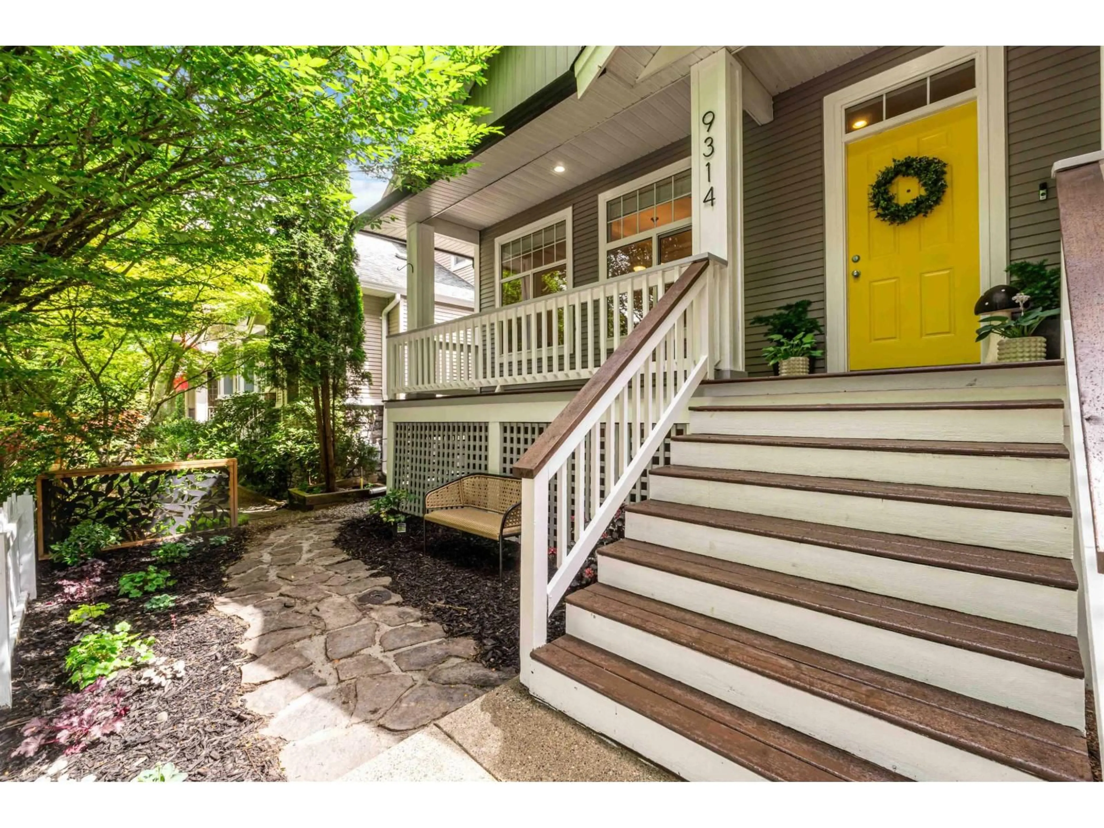 Indoor entryway for 9314 216 STREET, Langley British Columbia V1M4E1