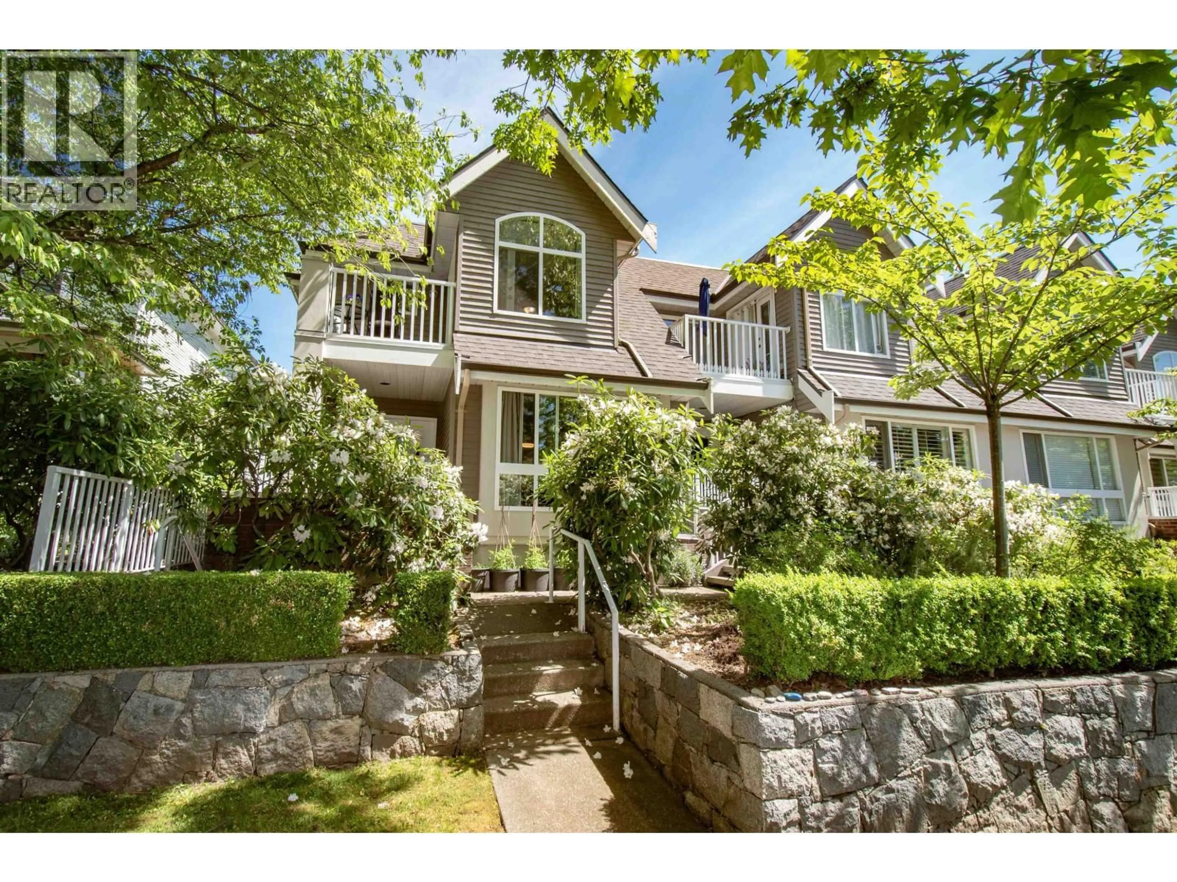 Unknown for 1 - 270 KEITH ROAD, North Vancouver British Columbia V7L1V5