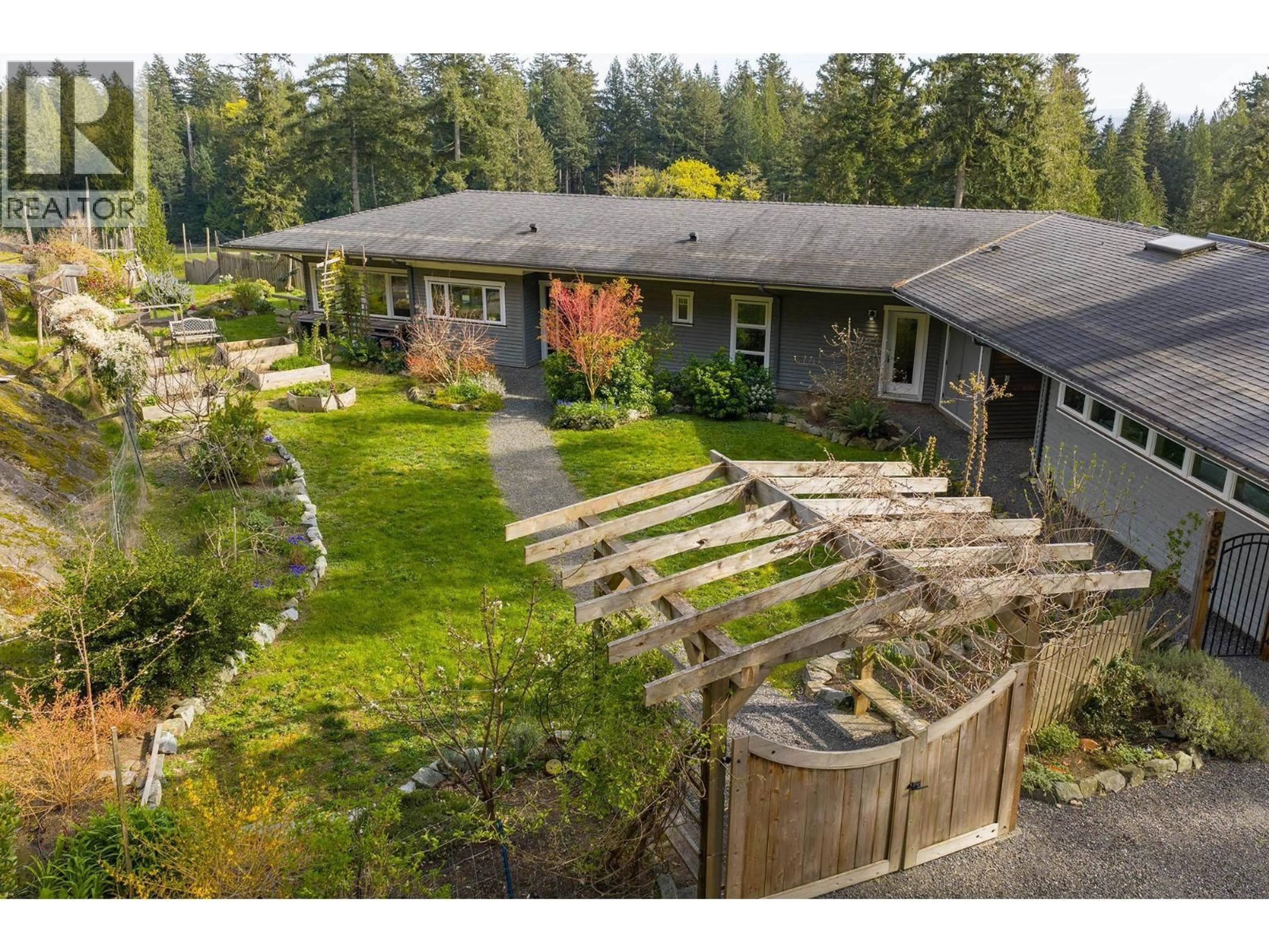 A pic from outside/outdoor area/front of a property/back of a property/a pic from drone, unknown for 889 COWAN POINT DRIVE, Bowen Island British Columbia V0N1G2