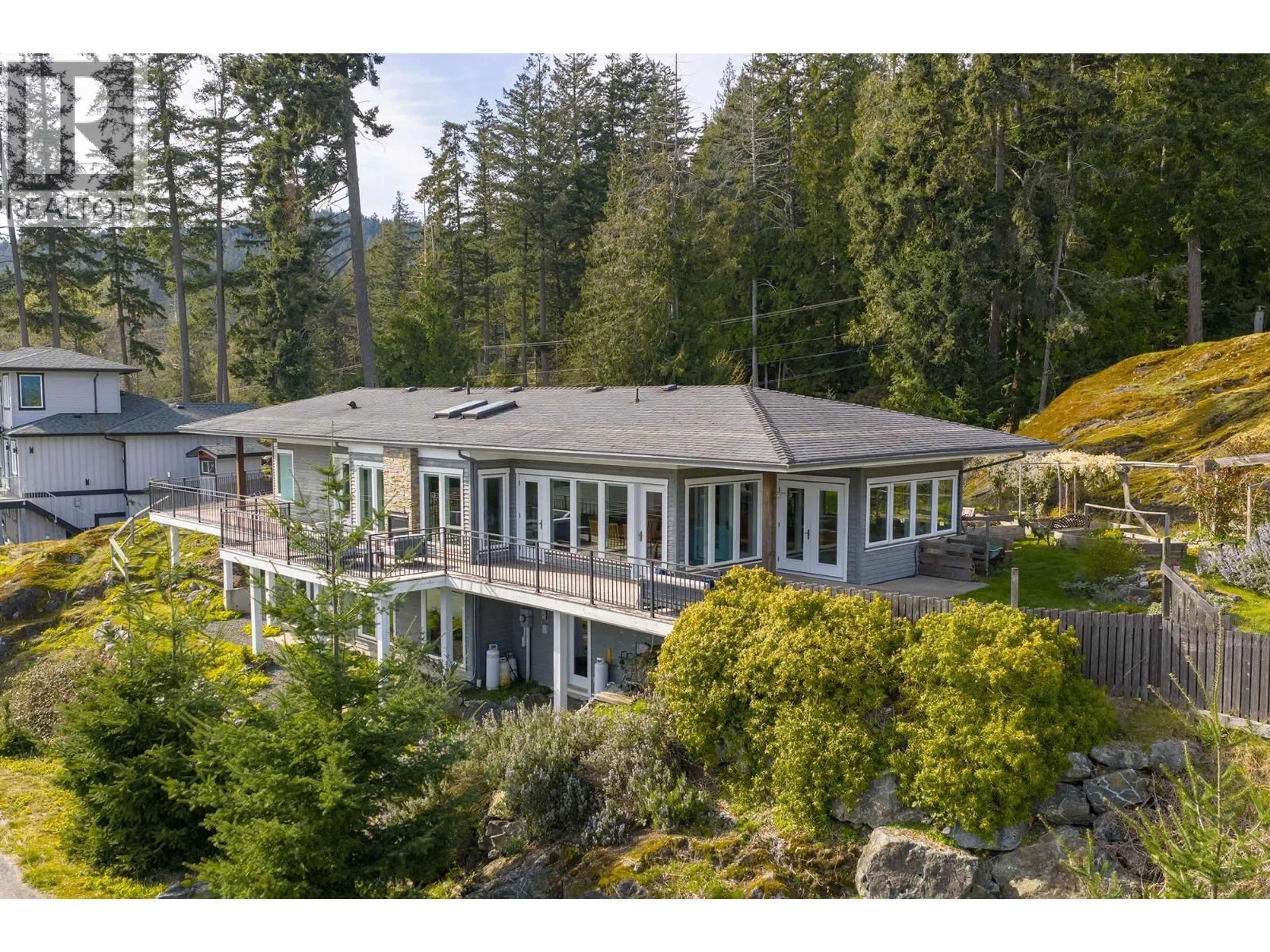 A pic from outside/outdoor area/front of a property/back of a property/a pic from drone, water/lake/river/ocean view for 889 COWAN POINT DRIVE, Bowen Island British Columbia V0N1G2