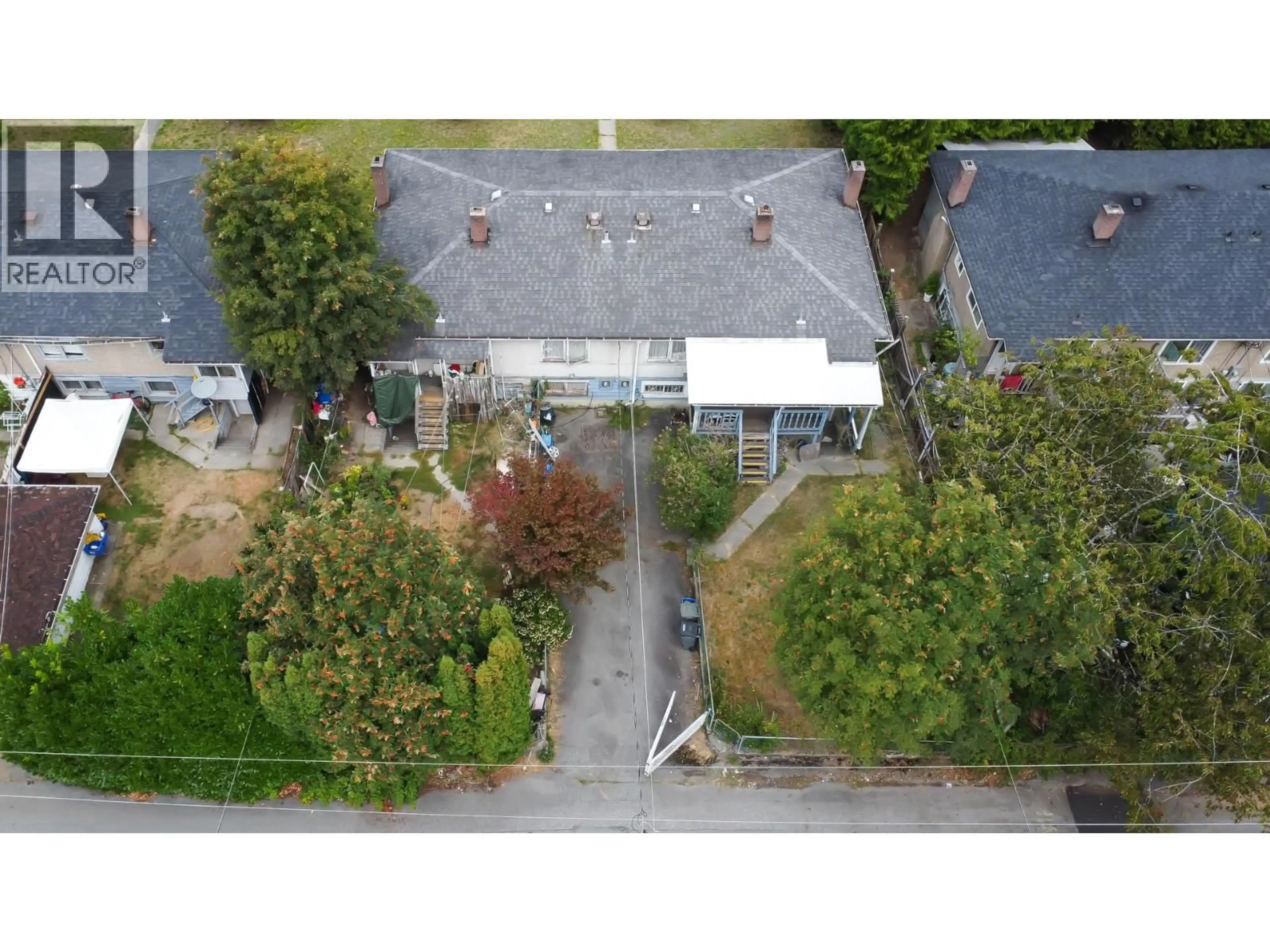 A pic from outside/outdoor area/front of a property/back of a property/a pic from drone, unknown for 2576 GRANDVIEW HIGHWAY, Vancouver British Columbia V5M2C8