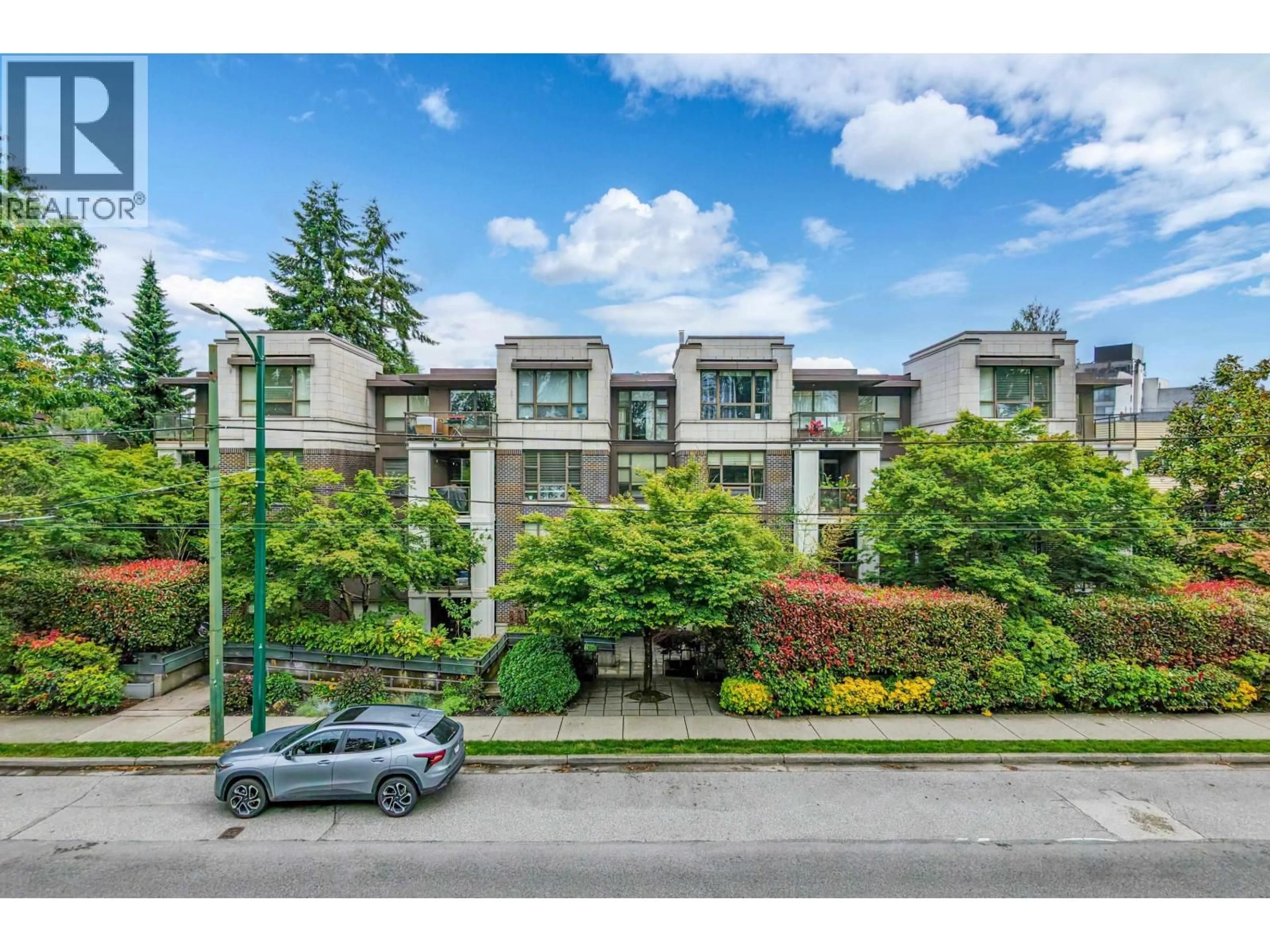 A pic from outside/outdoor area/front of a property/back of a property/a pic from drone, street for 307 - 3839 4TH AVENUE, Vancouver British Columbia V6R1P8