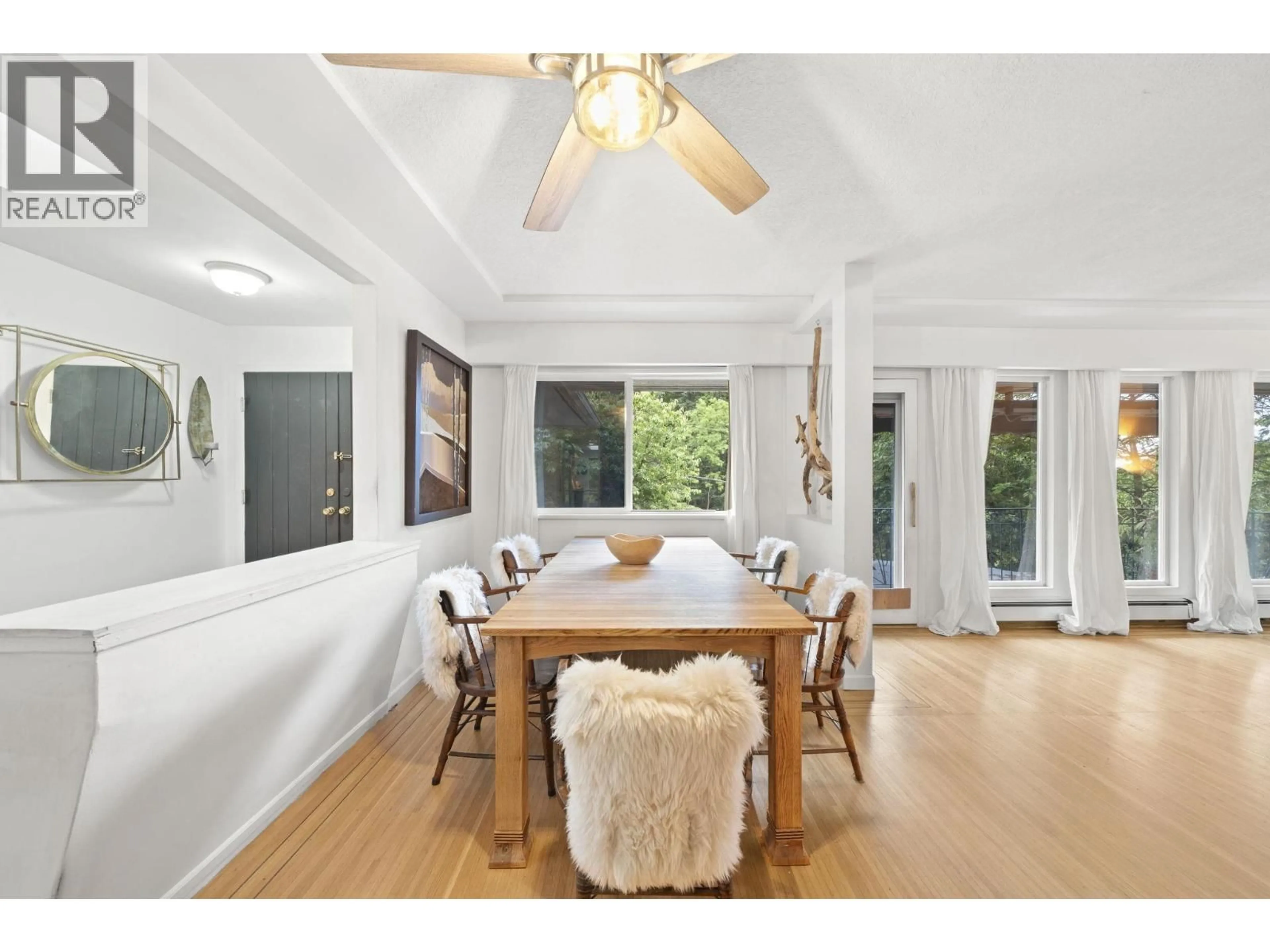 Dining room, wood/laminate floor for 507 JEFFERSON AVENUE, Coquitlam British Columbia V3J3T7