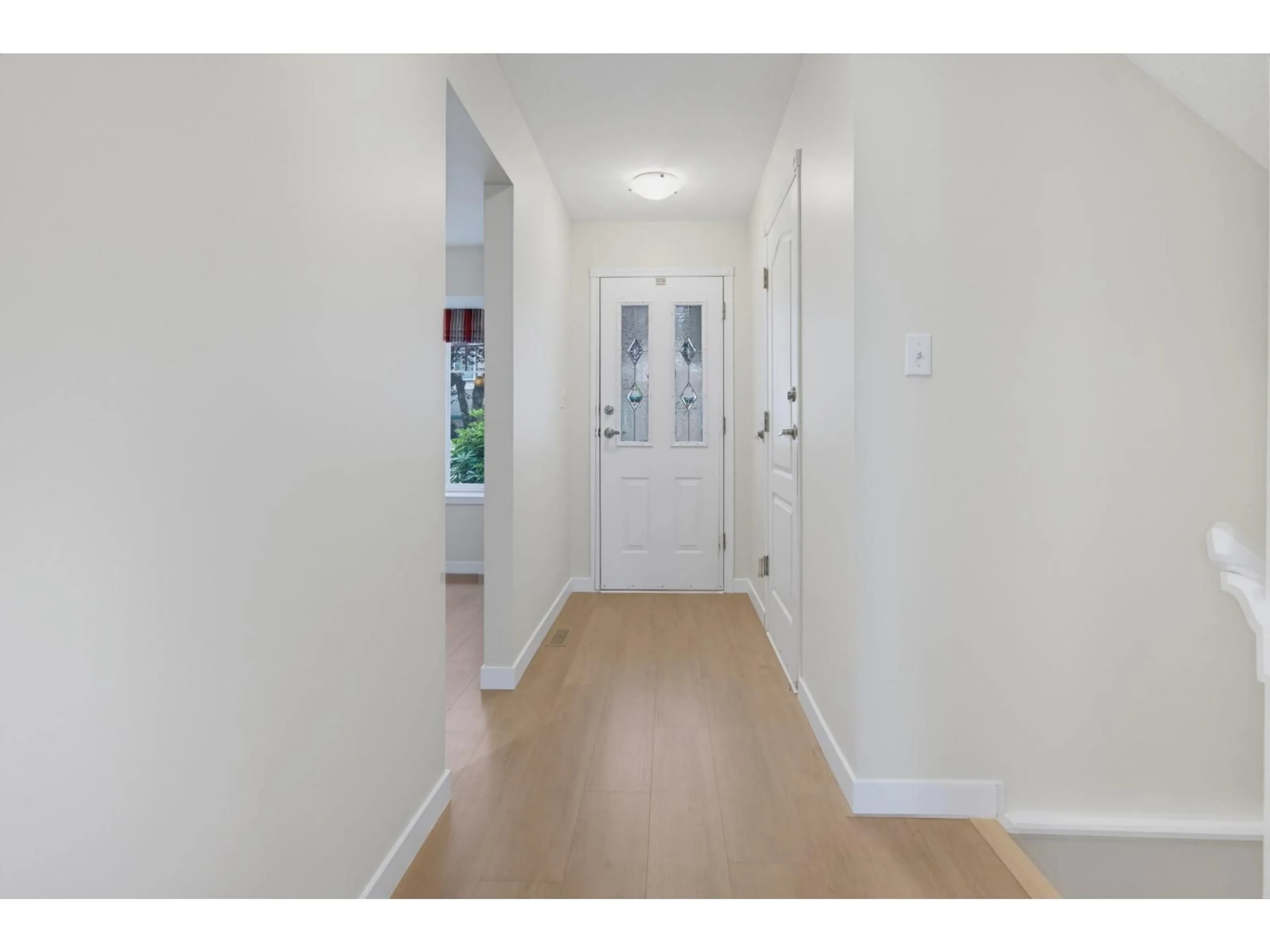 Indoor entryway for 6 - 8863 216 STREET, Langley British Columbia V1M2G9