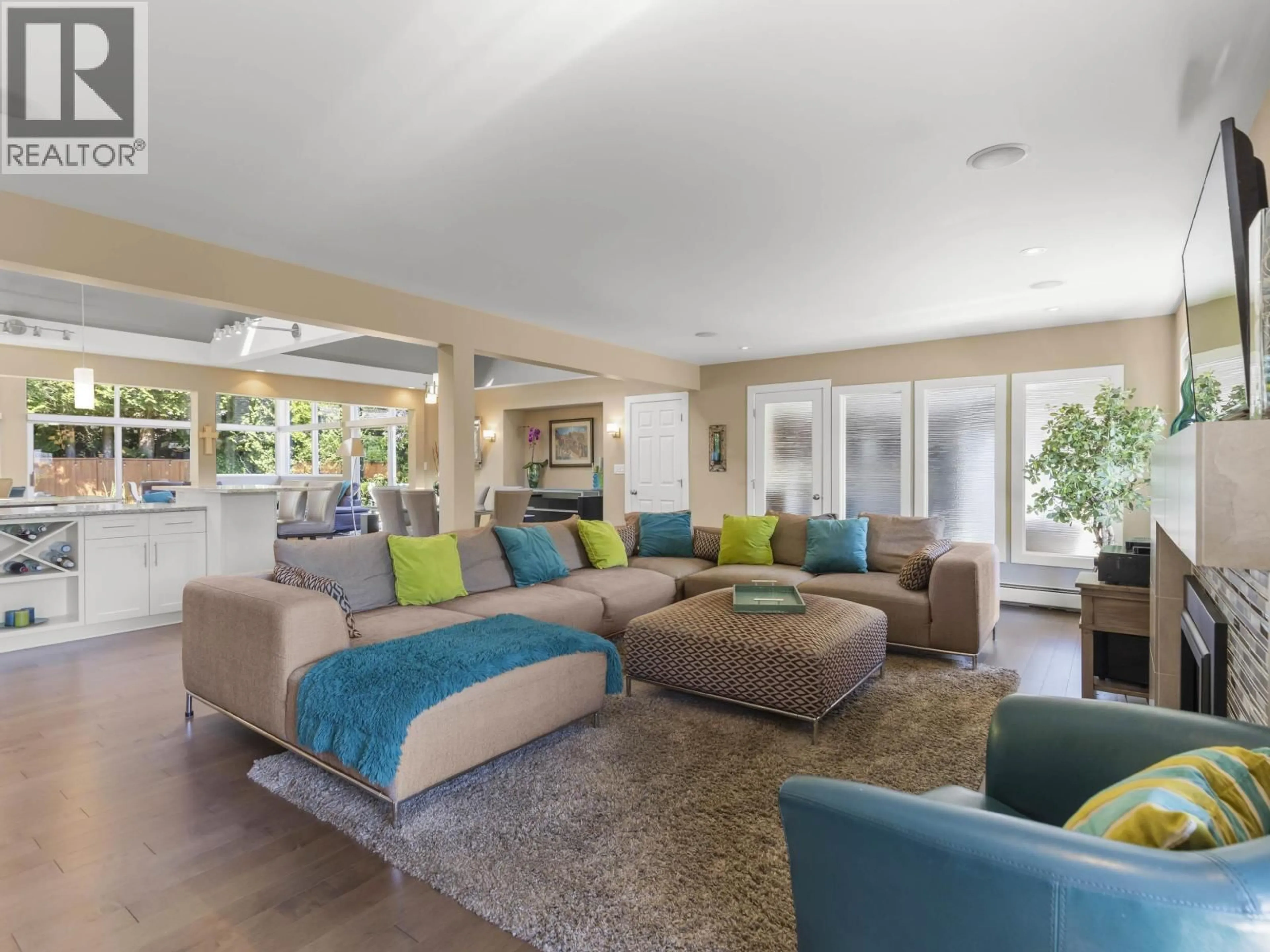 Living room with furniture, unknown for 12 SENNOK CRESCENT, Vancouver British Columbia V6N2E4