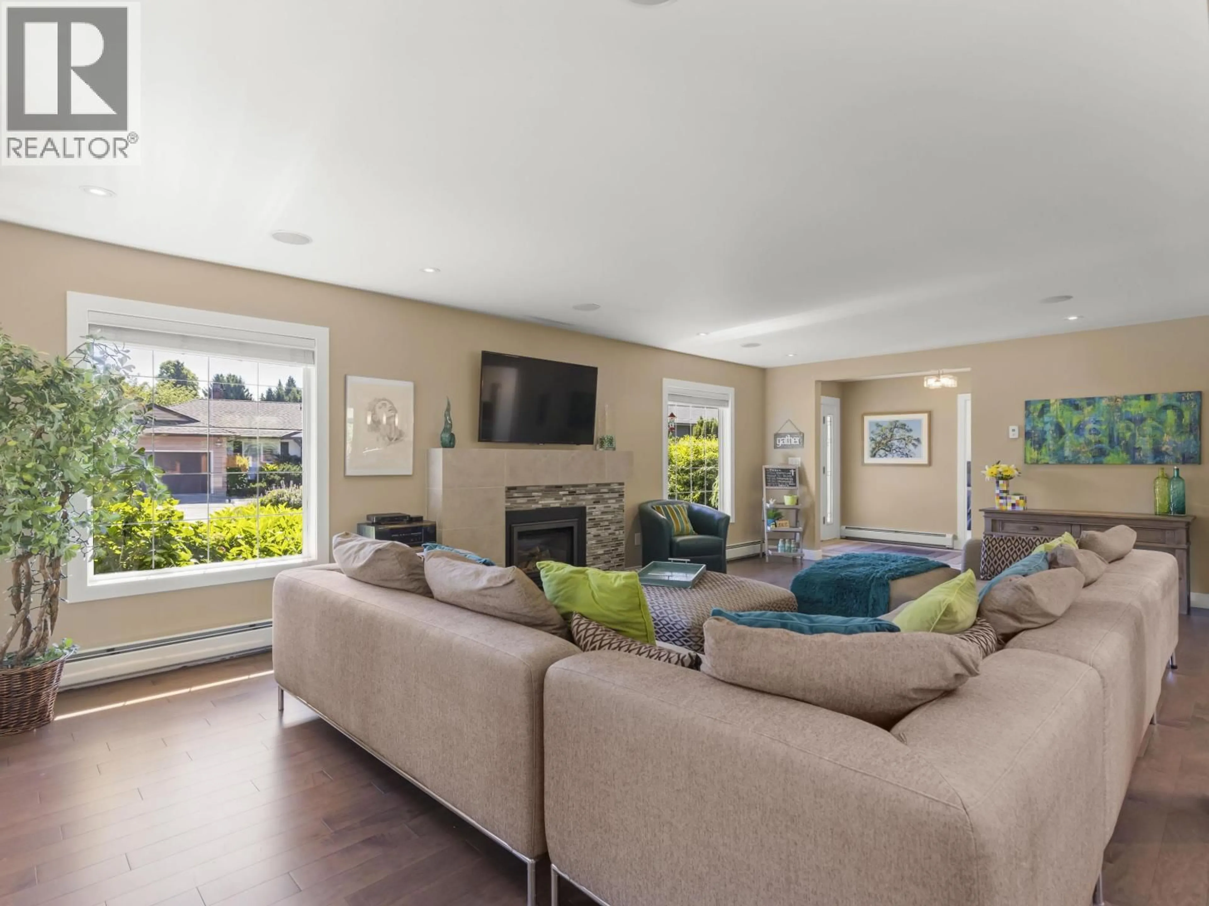 Living room with furniture, unknown for 12 SENNOK CRESCENT, Vancouver British Columbia V6N2E4