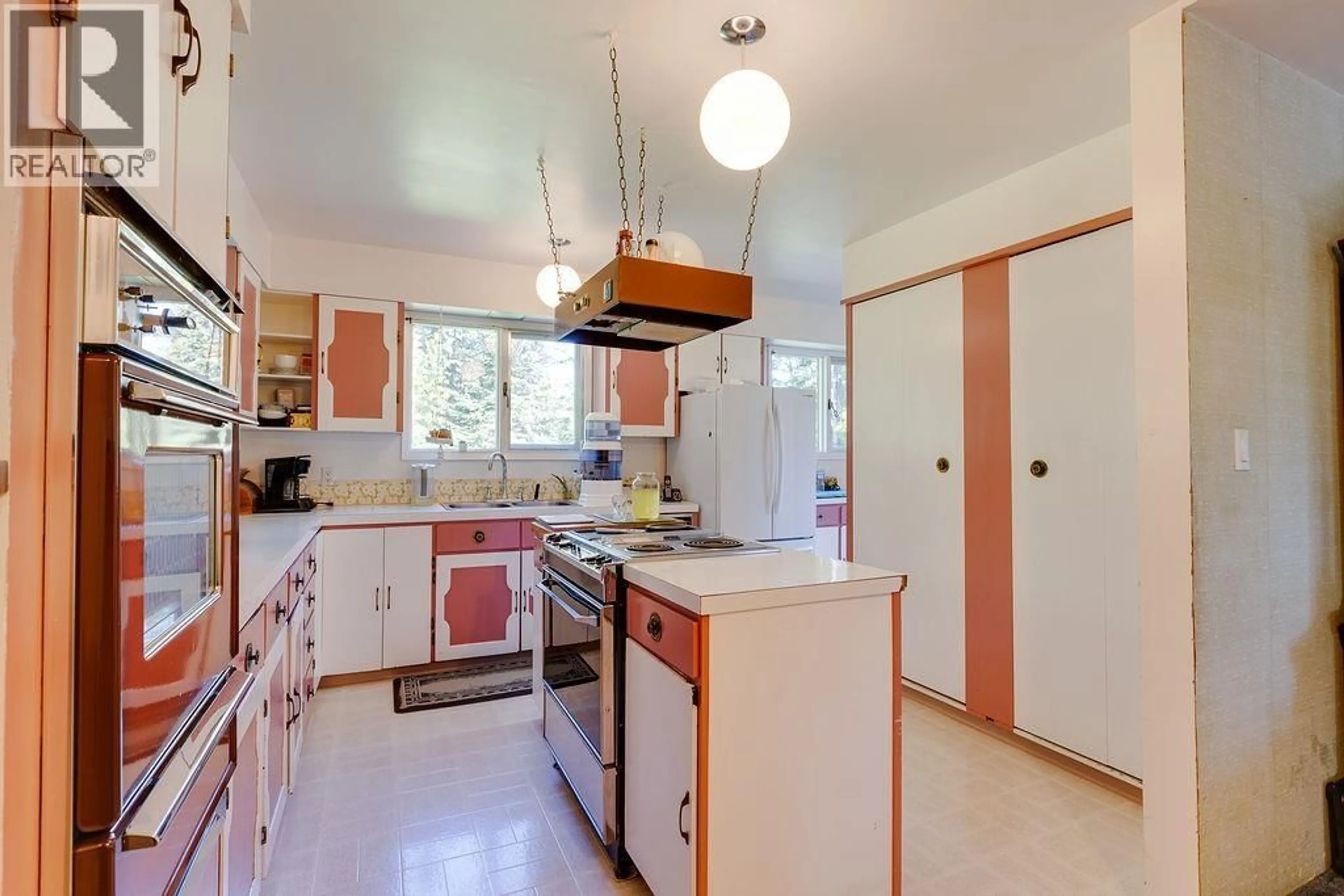 Standard kitchen, unknown for 11915 GISCOME ROAD, Prince George British Columbia V2N6V6