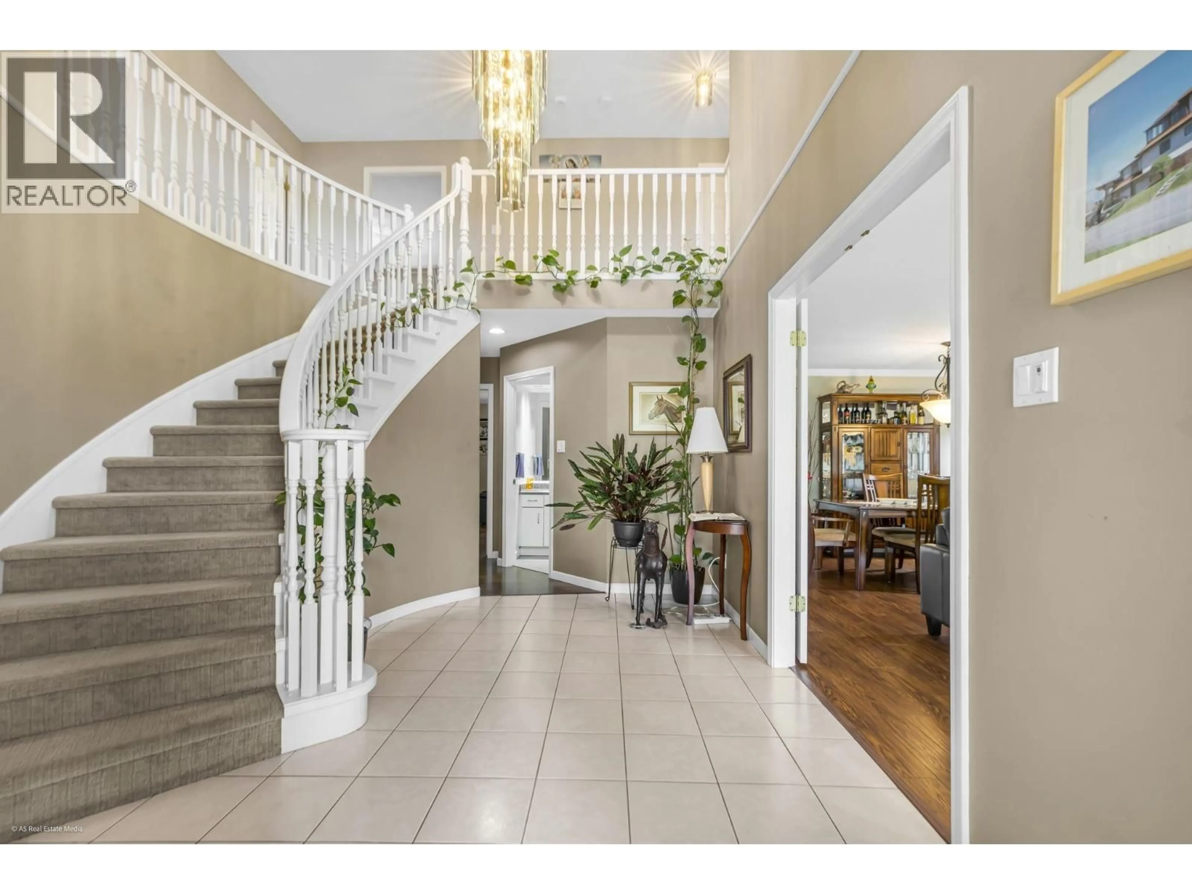 Indoor foyer for 6227 CRESCENT PLACE, Delta British Columbia V4K4V2