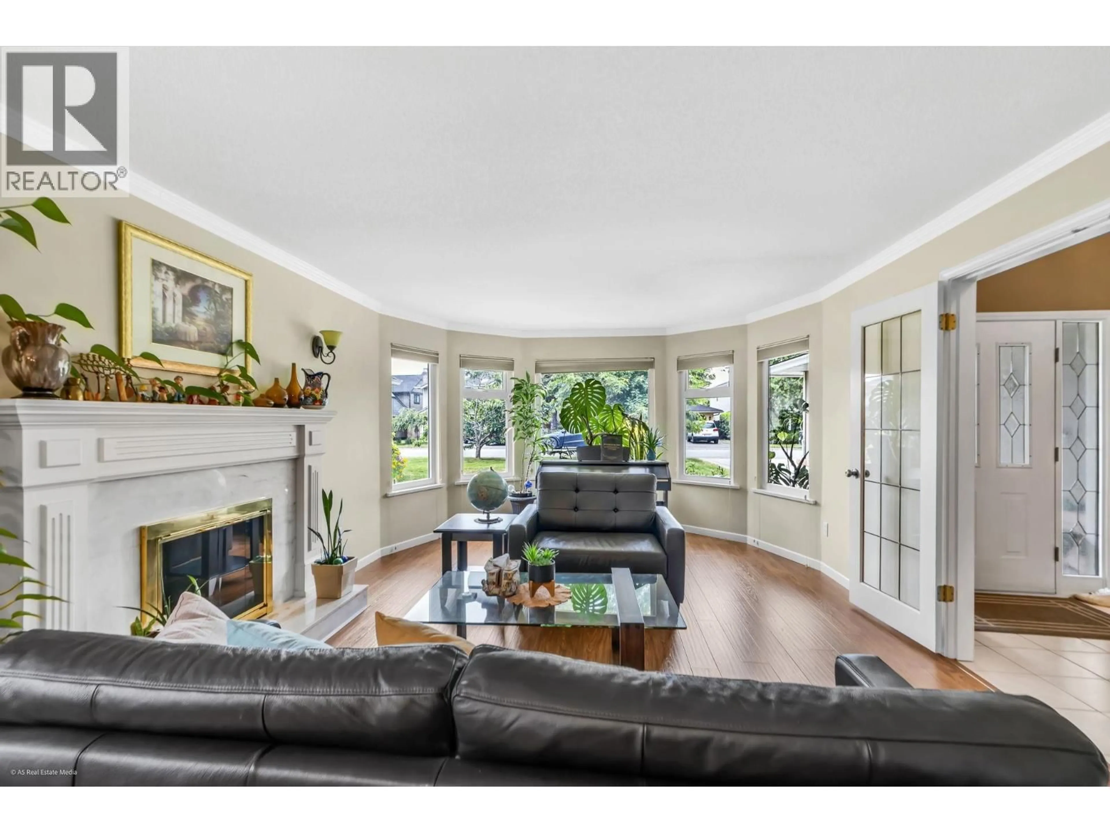 Living room with furniture, unknown for 6227 CRESCENT PLACE, Delta British Columbia V4K4V2
