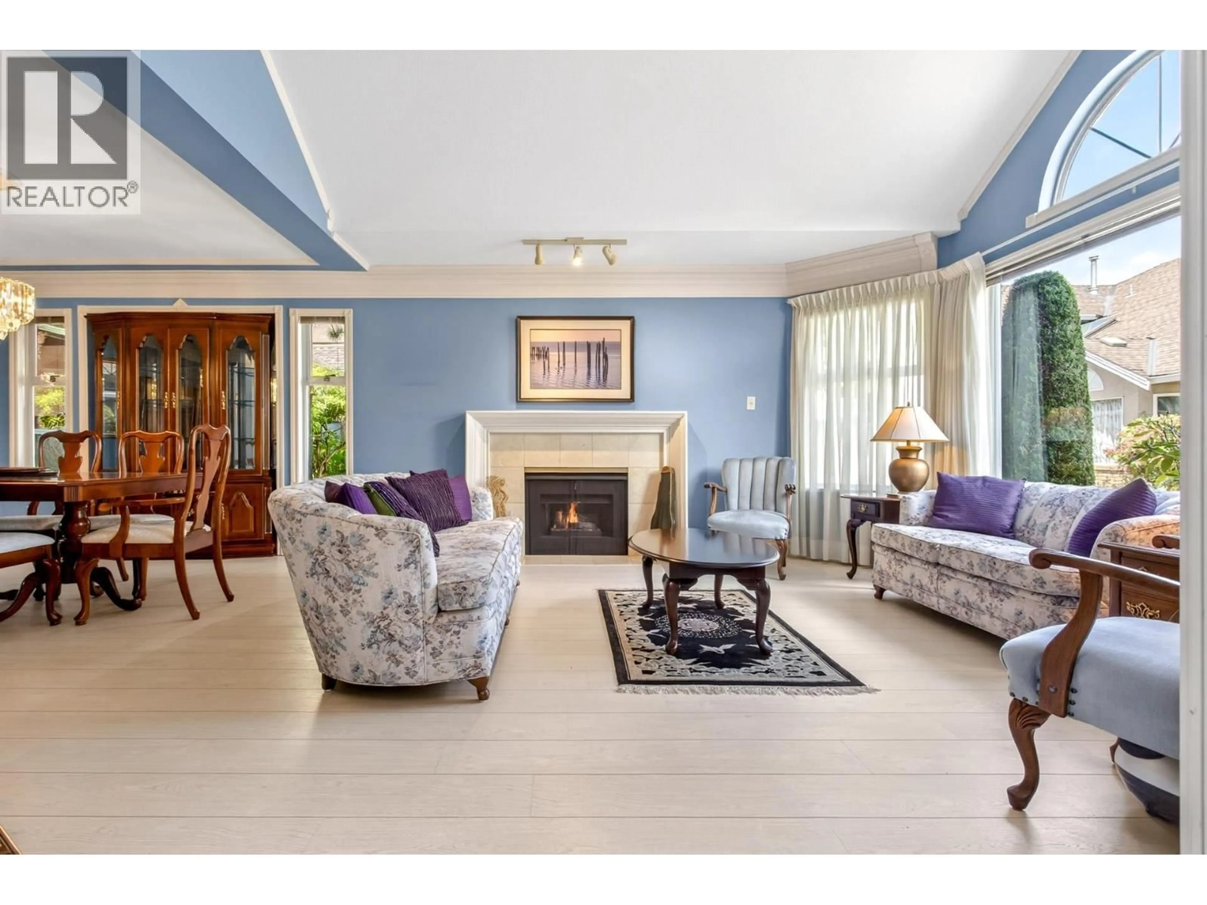 Living room with furniture, ceramic/tile floor for 3 - 9820 HADDON DRIVE, Richmond British Columbia V7E6K2