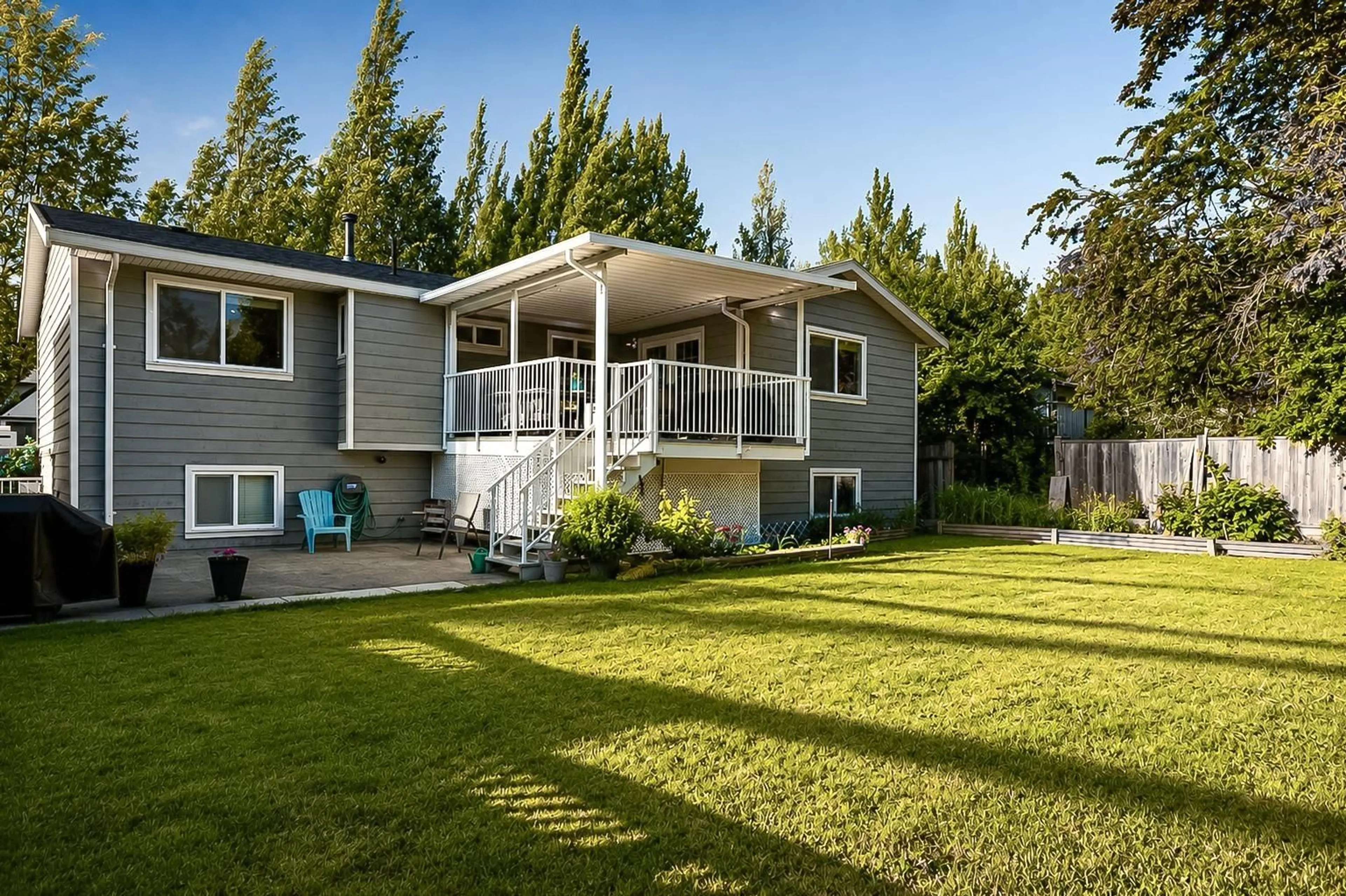 Home with vinyl exterior material, unknown for 18238 58B AVENUE, Surrey British Columbia V3S5V9