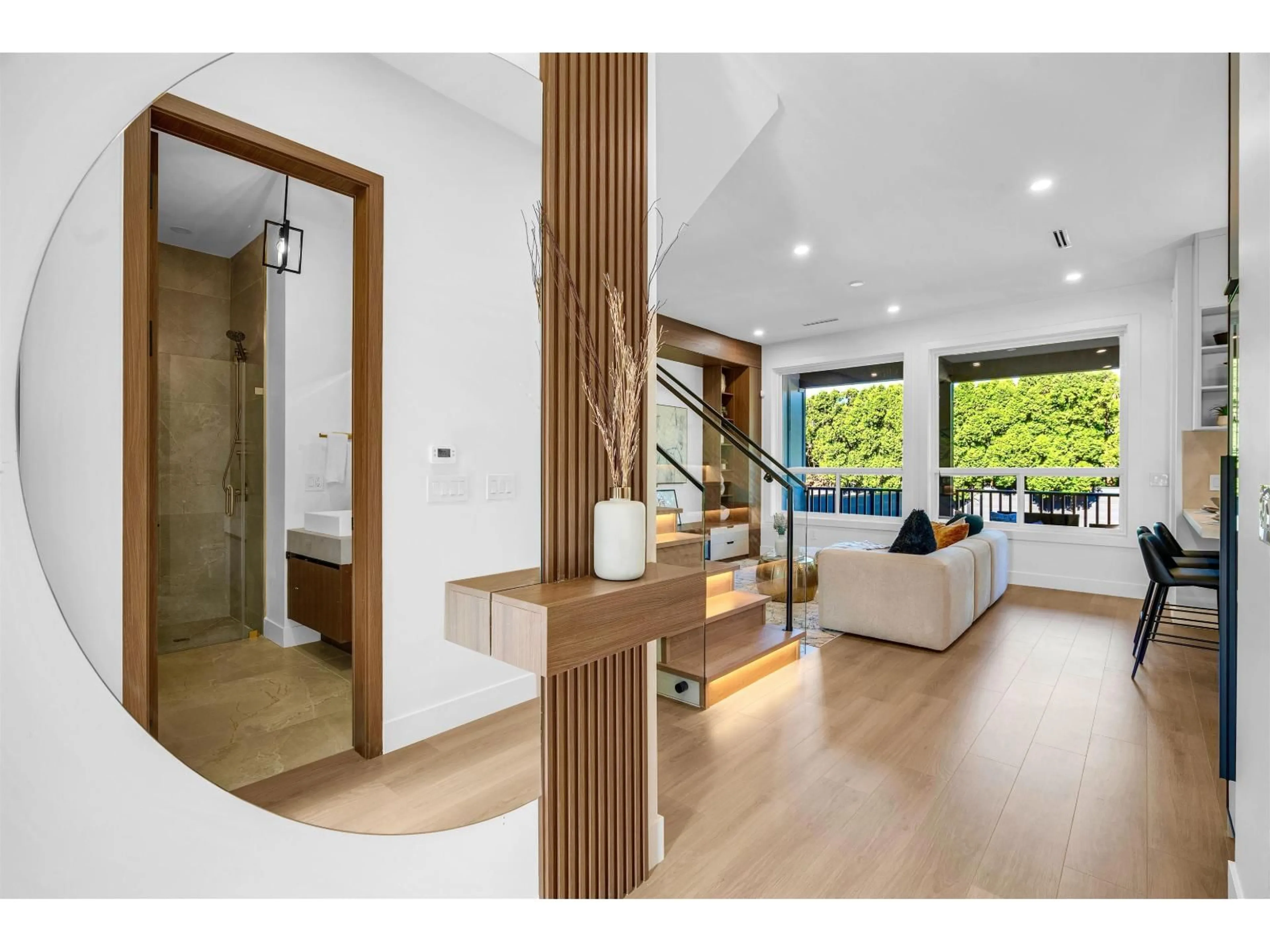 Indoor foyer for 7747 112 STREET, Delta British Columbia V4C4V9