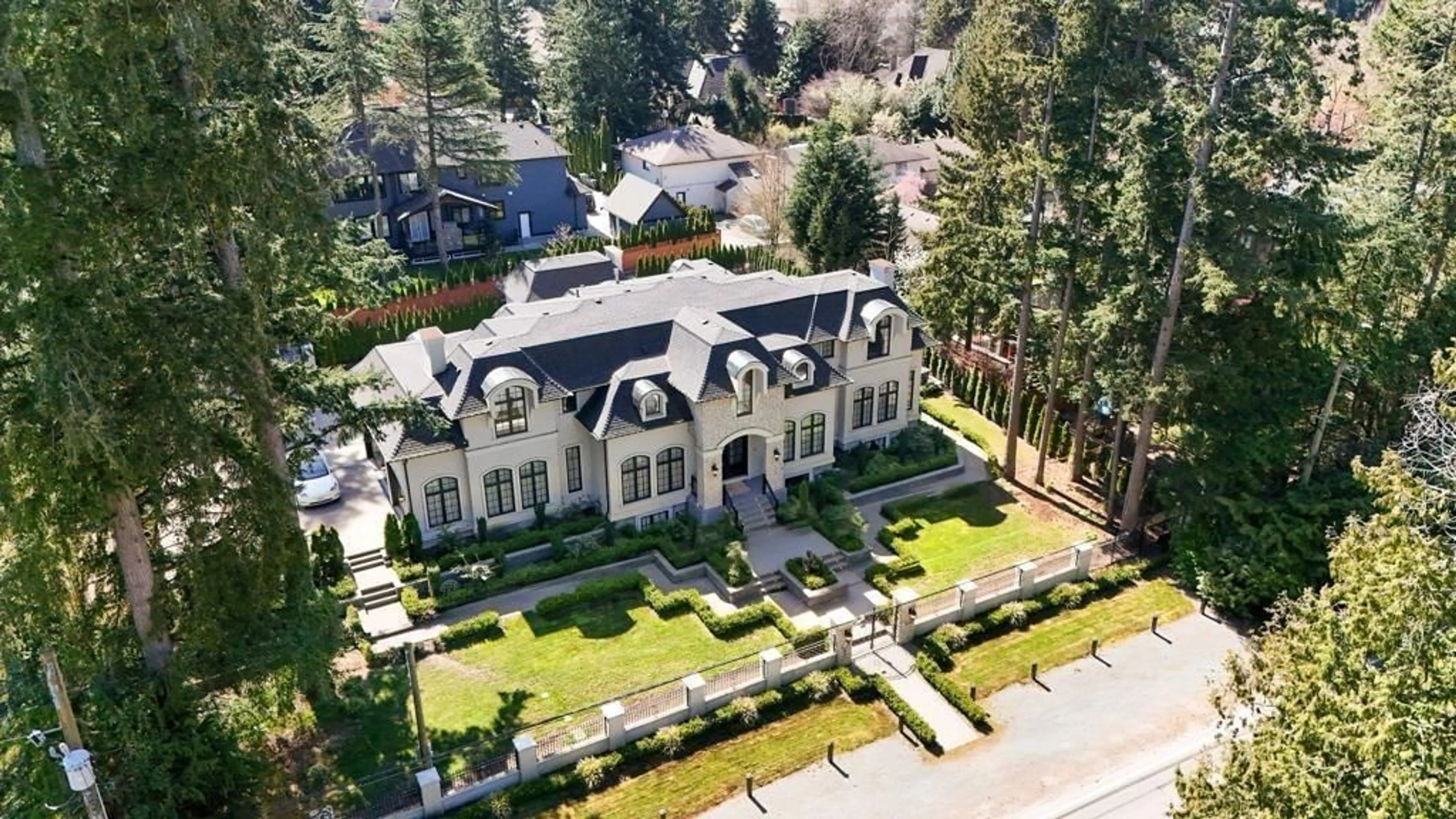A pic from outside/outdoor area/front of a property/back of a property/a pic from drone, street for 13136 24 AVENUE, Surrey British Columbia V4A2G1
