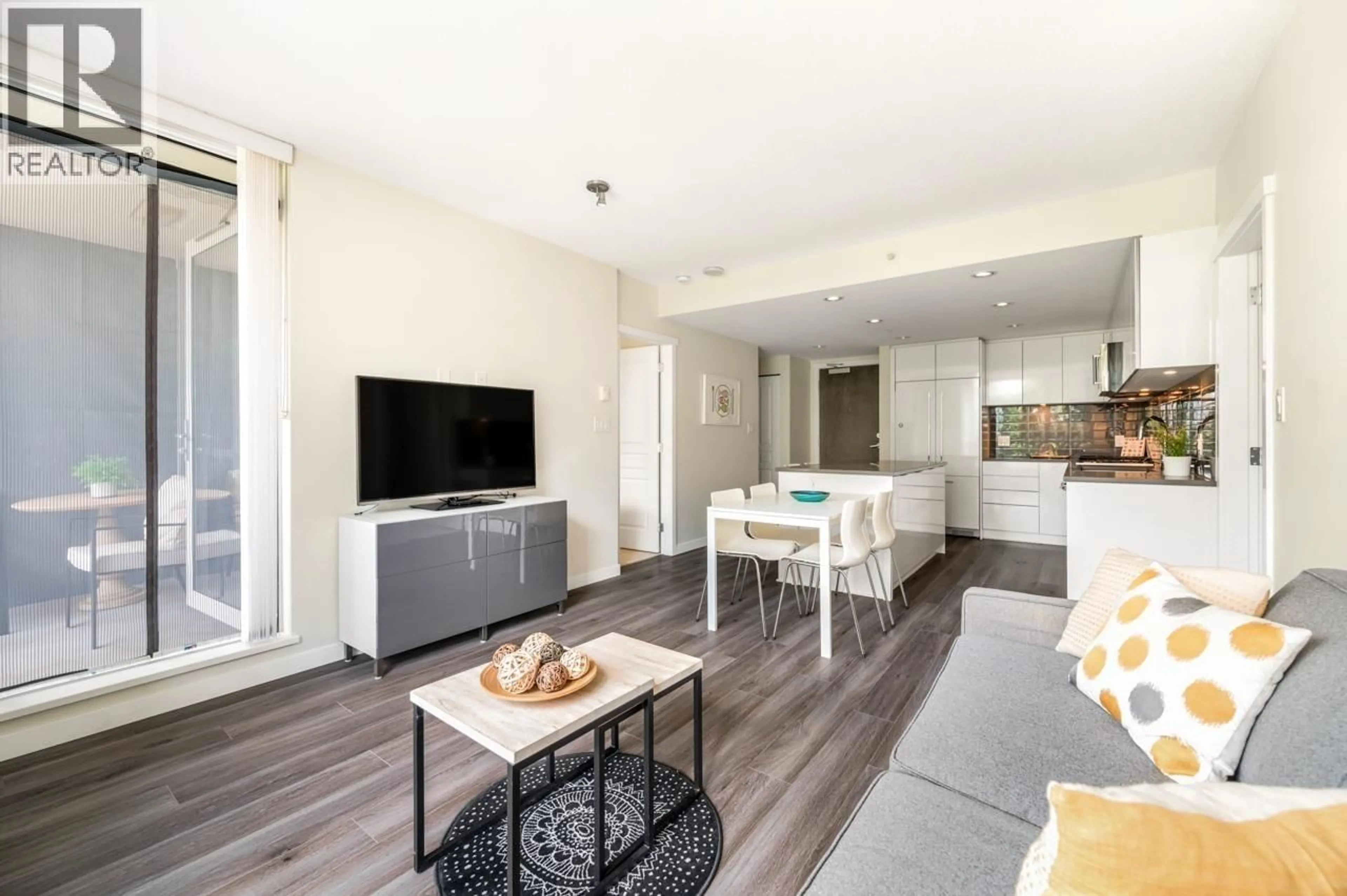 Living room with furniture, unknown for 805 - 3096 WINDSOR GATE, Coquitlam British Columbia V3B0P4