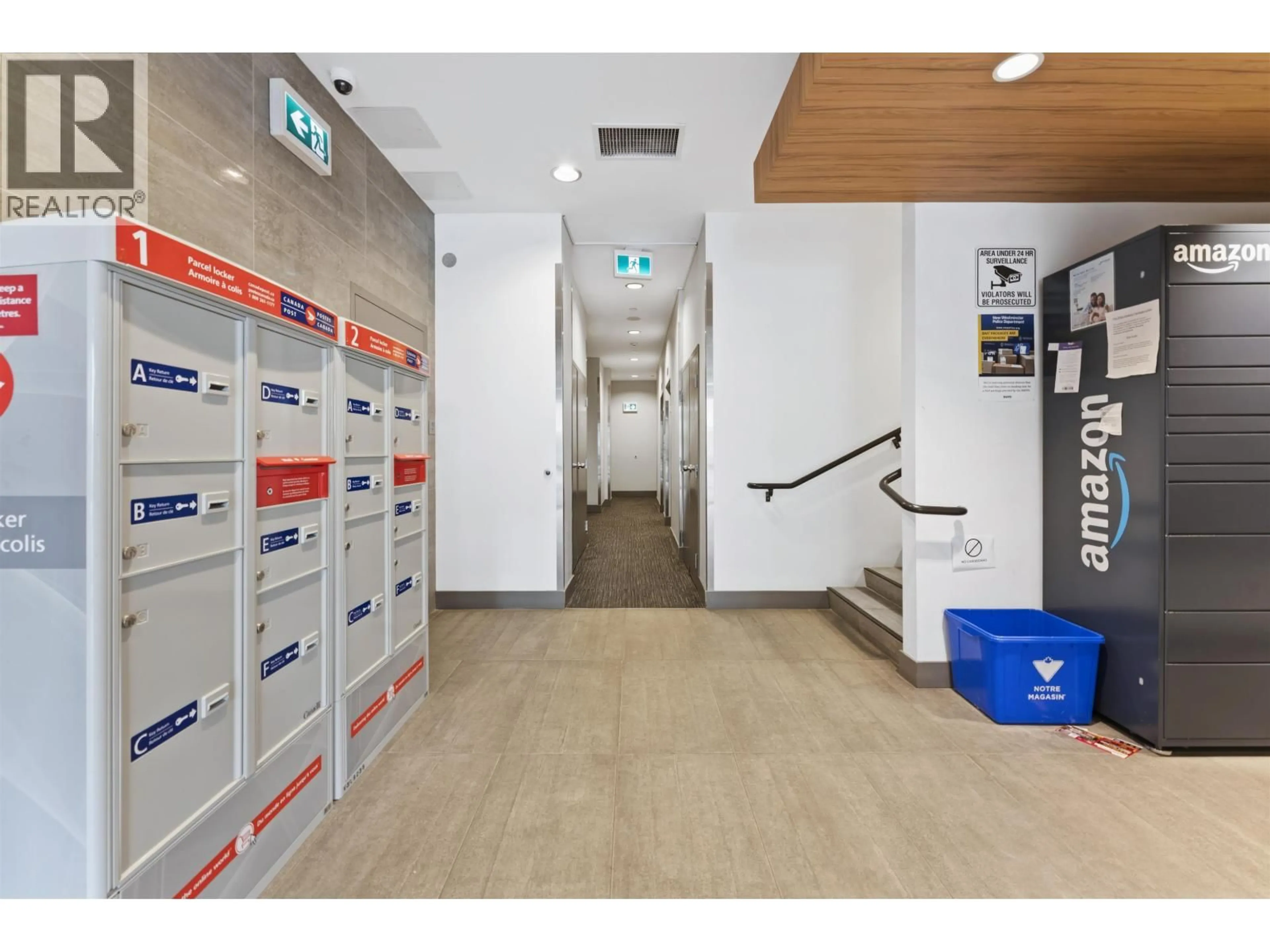 Indoor foyer for 404 - 188 AGNES STREET, New Westminster British Columbia V3L0H6