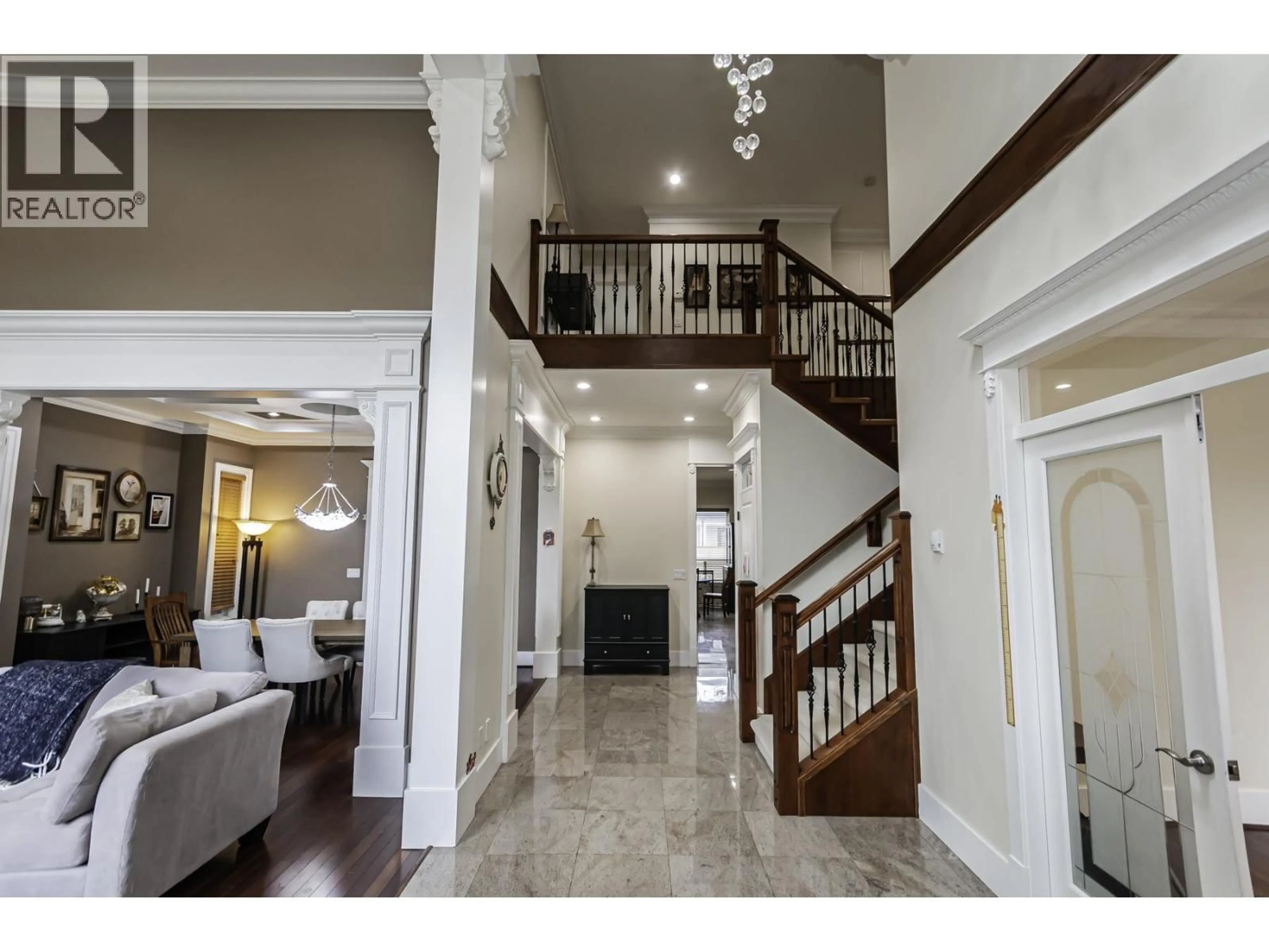 Indoor foyer for 8151 CLAYBROOK ROAD, Richmond British Columbia V7C2L4