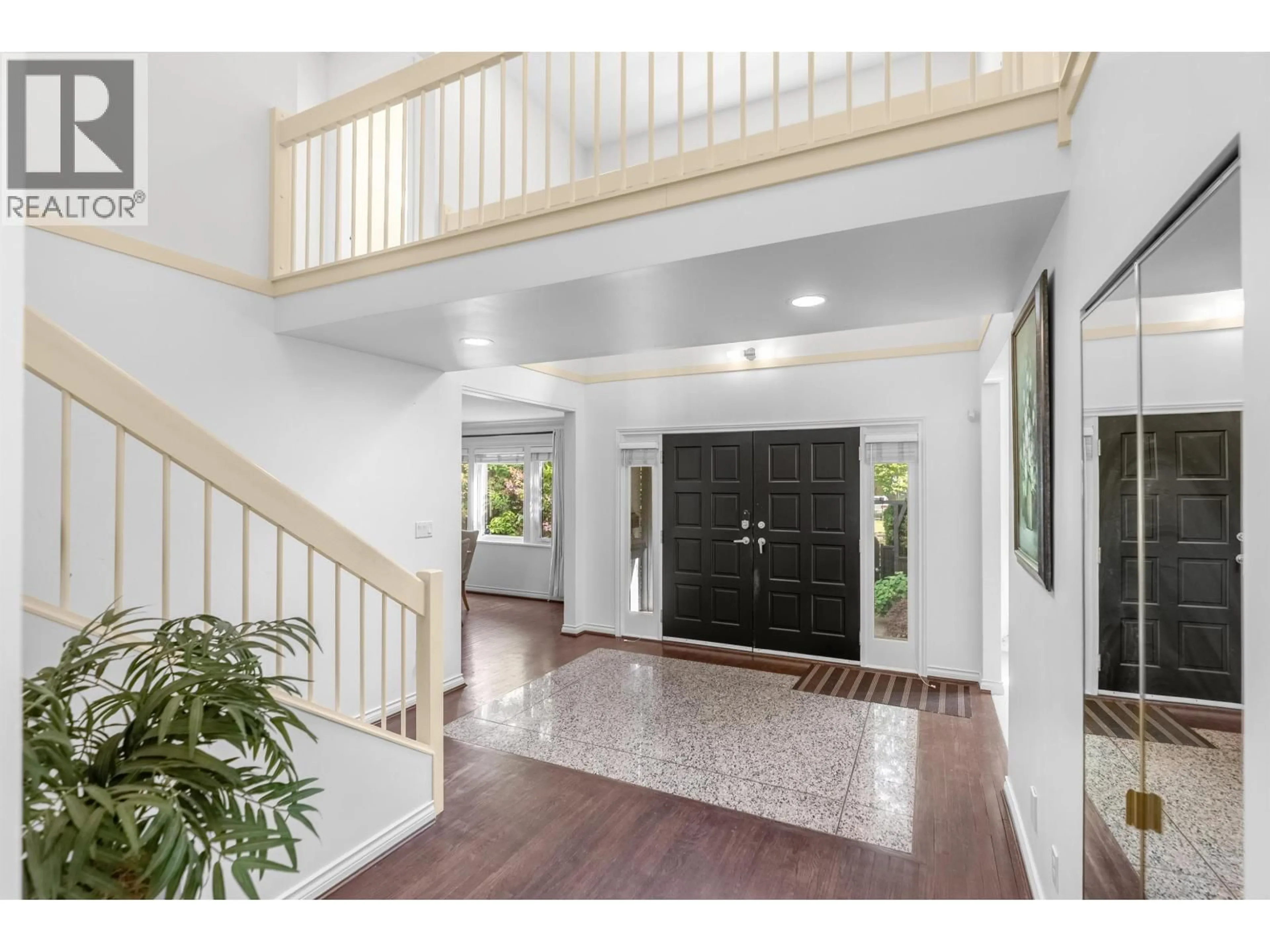 Indoor entryway for 3985 14TH AVENUE, Vancouver British Columbia V6R2X2