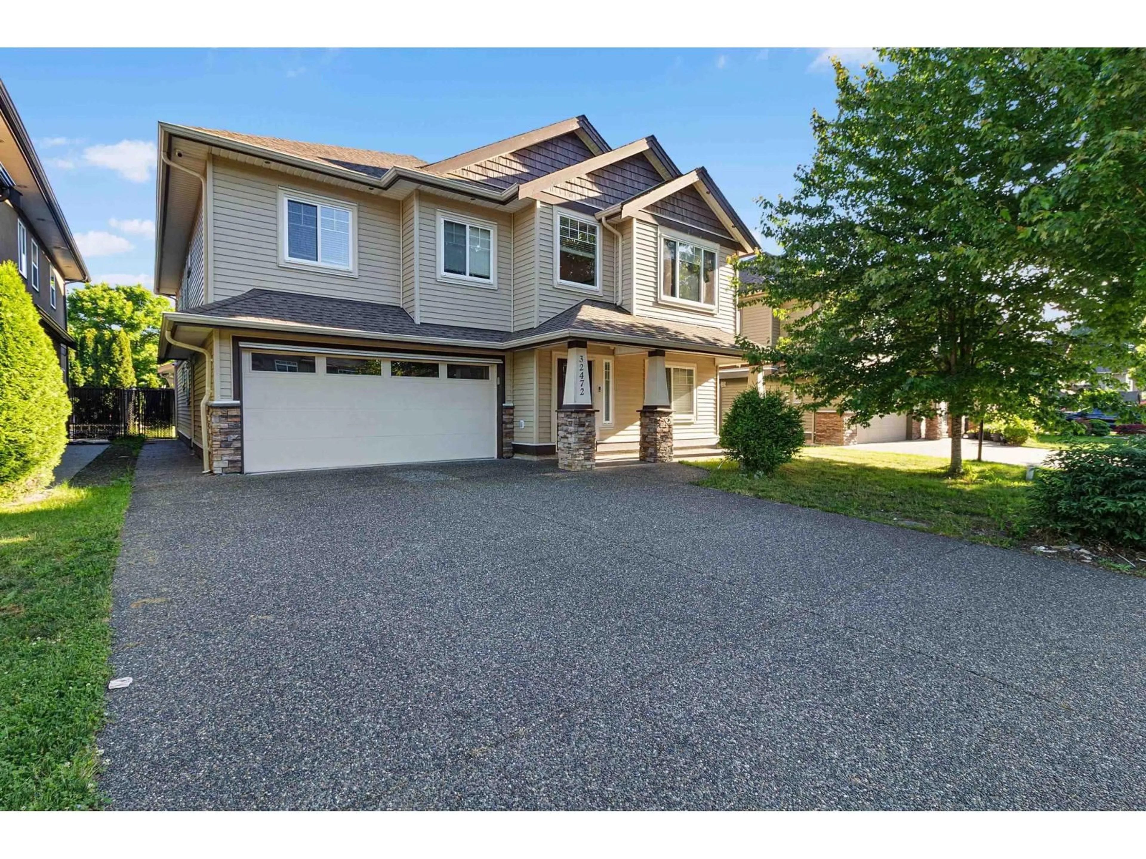 Home with vinyl exterior material, street for 32472 MITCHELL AVENUE, Mission British Columbia V4S0B2
